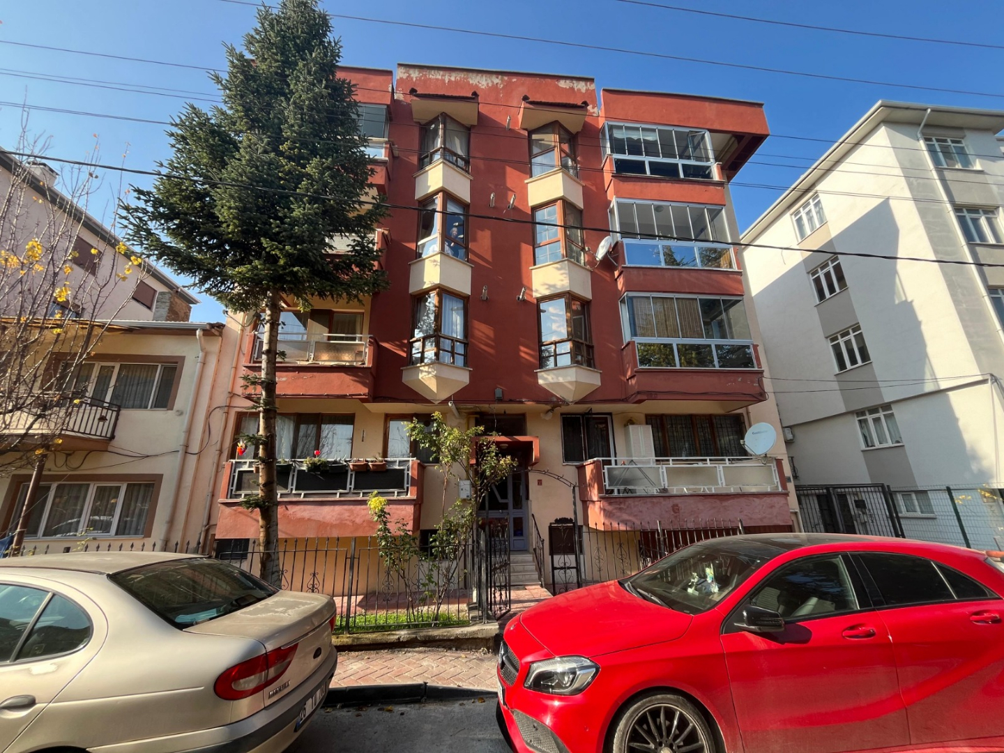 Bess | BESS'DEN VİŞNELİK MAHALLESİ'NDE BULVAR YAKINI KİRALIK 3+1 DAİRE