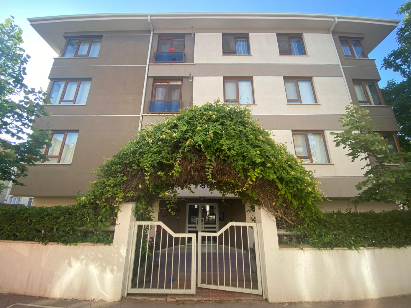 Bess | BESS'DEN BÜYÜKDERE MH. ATATÜRK BULVARI CEPHELİ SATILIK 2+1 DAİRE