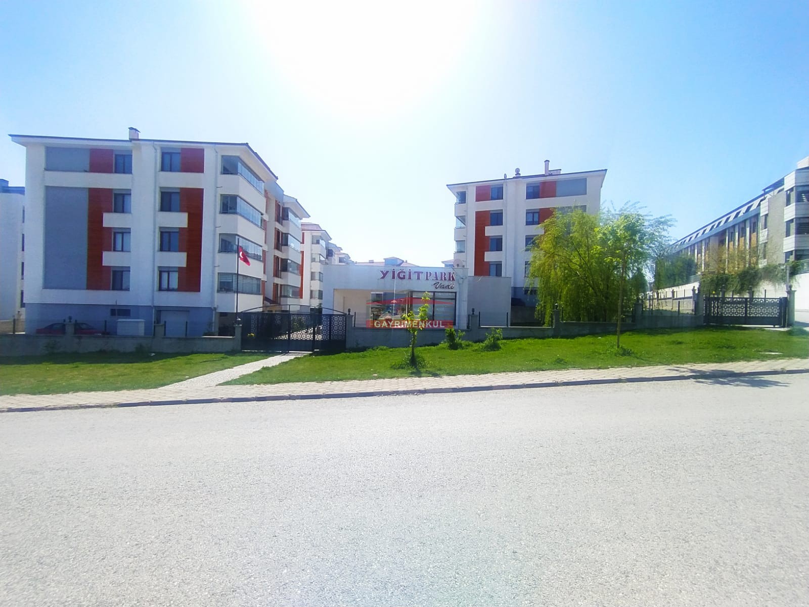 Bess | BESS'DEN YİĞİTPARK VADİ'DE ŞEHİR KOLEJİ YANI SATILIK 3+1 DAİRE