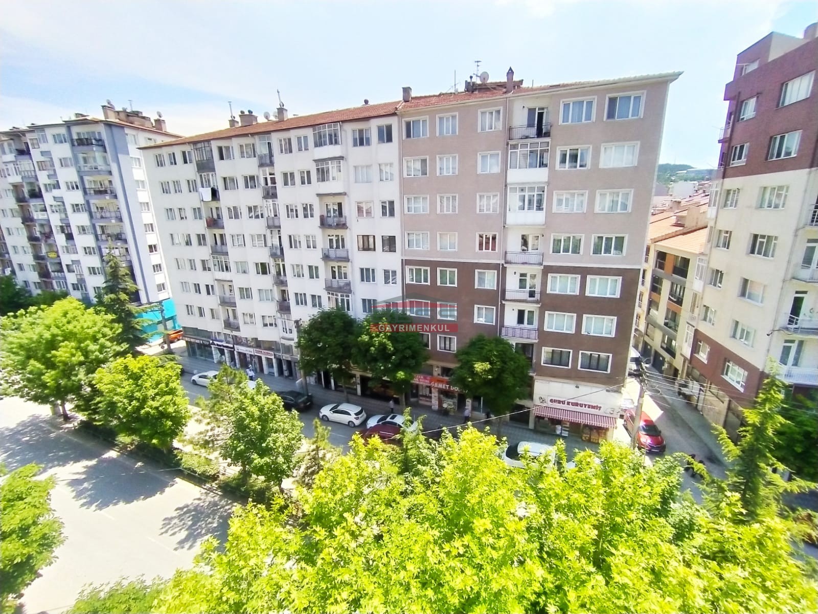 Bess | BESS'DEN ZİYAPAŞA CADDESİ PARALELİNDE MERKEZDE SATILIK 3+1 DAİRE