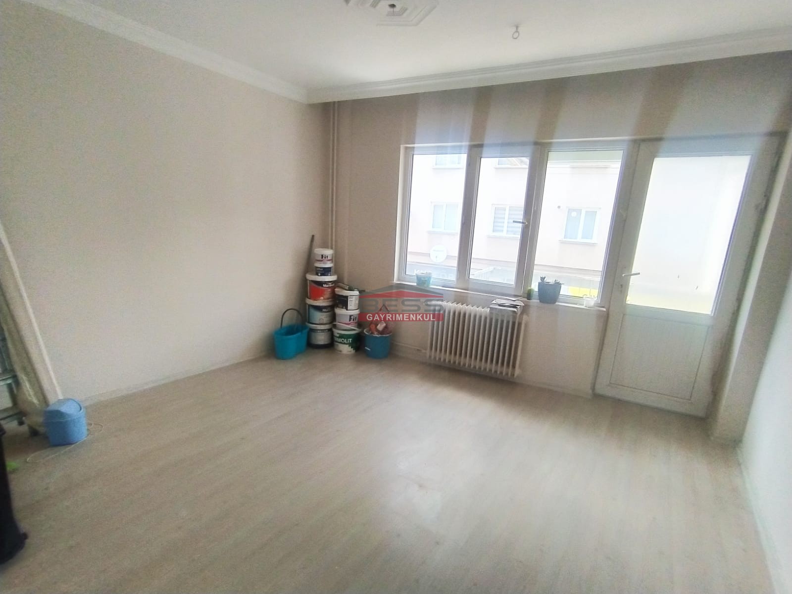 Bess | BESS'DEN DELİKLİTAŞ CADDESİNDE SATILIK 2+1 DAİRE