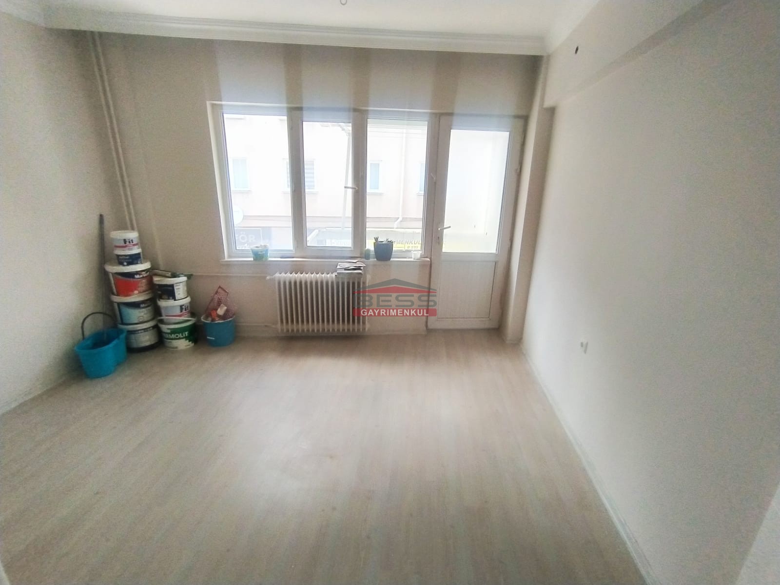 Bess | BESS'DEN DELİKLİTAŞ CADDESİNDE SATILIK 2+1 DAİRE