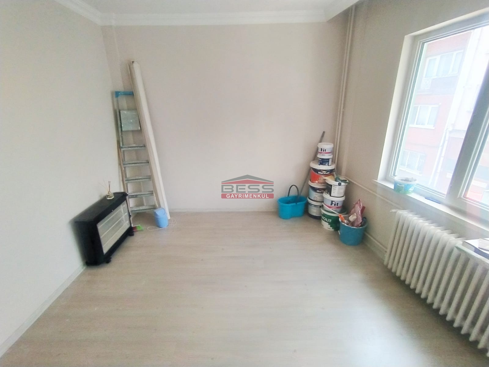 Bess | BESS'DEN DELİKLİTAŞ CADDESİNDE SATILIK 2+1 DAİRE