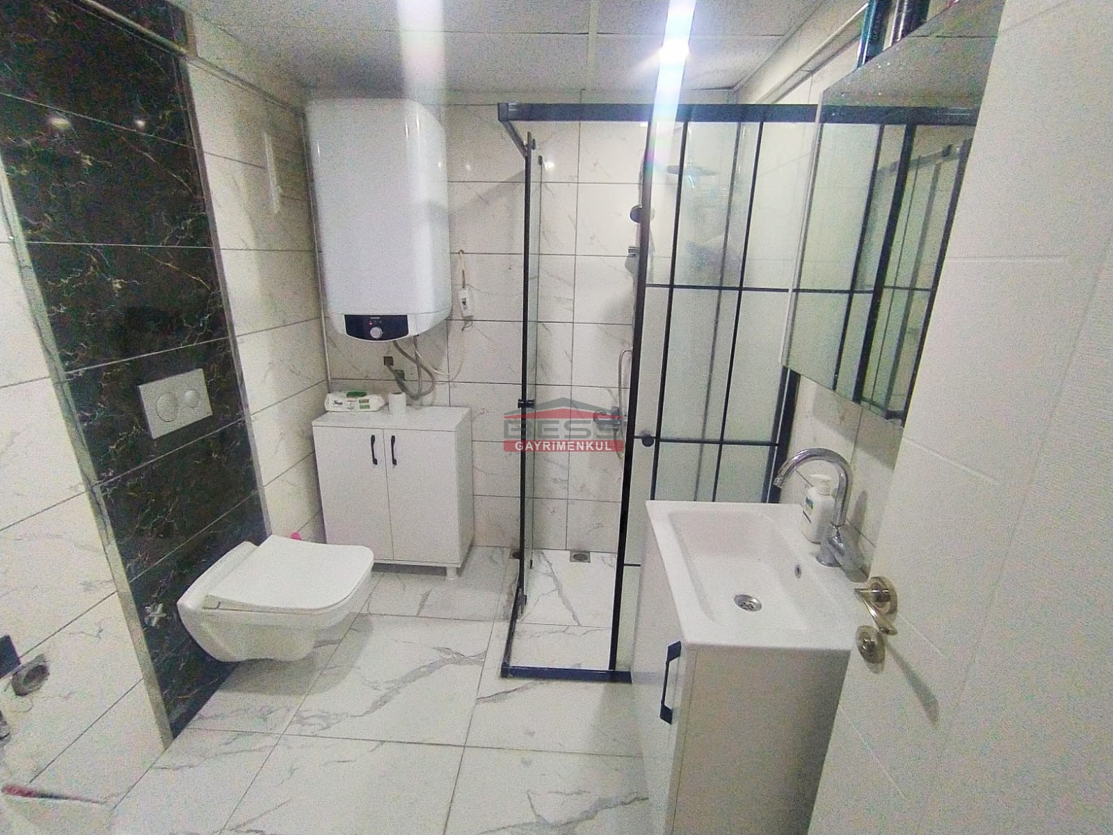 Bess | BESS'DEN DELİKLİTAŞ CADDESİNDE SATILIK 2+1 DAİRE