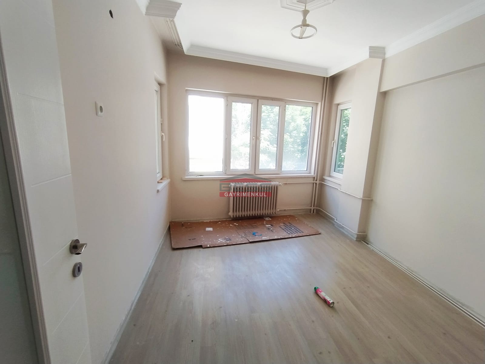 Bess | BESS'DEN DELİKLİTAŞ CADDESİNDE SATILIK 2+1 DAİRE