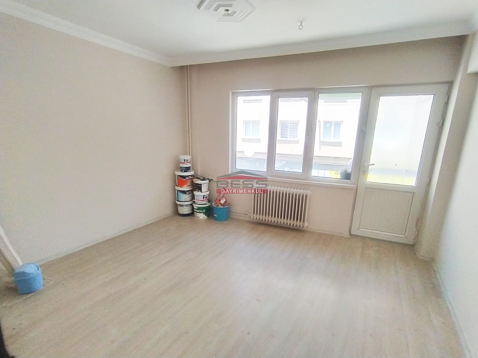 Bess | BESS'DEN DELİKLİTAŞ CADDESİNDE SATILIK 2+1 DAİRE