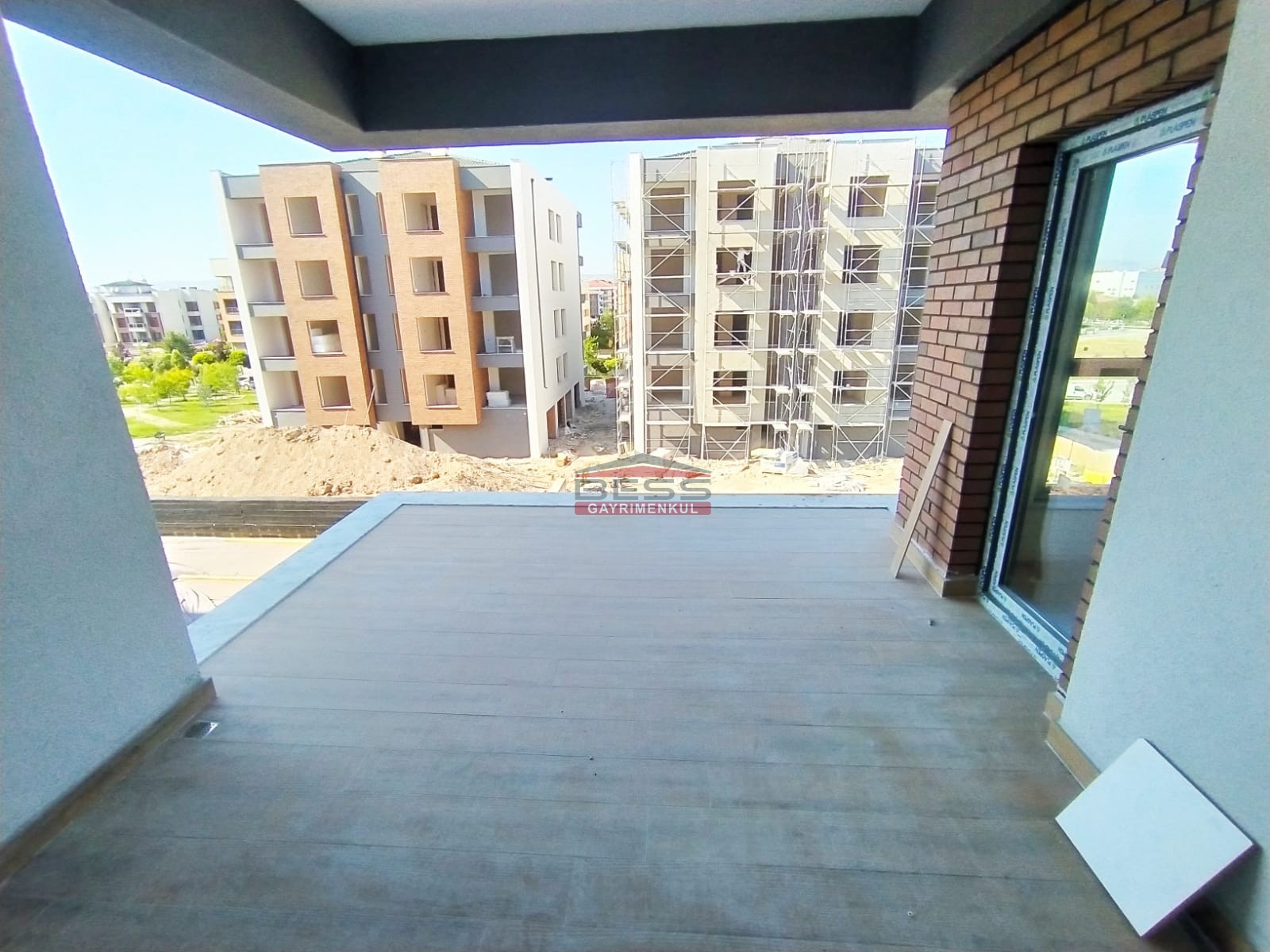 Bess | BESS'DEN BATIKENT'TE SOSYAL TESİSLİ 190M2 4+1 SATILIK LÜKS DAİRE