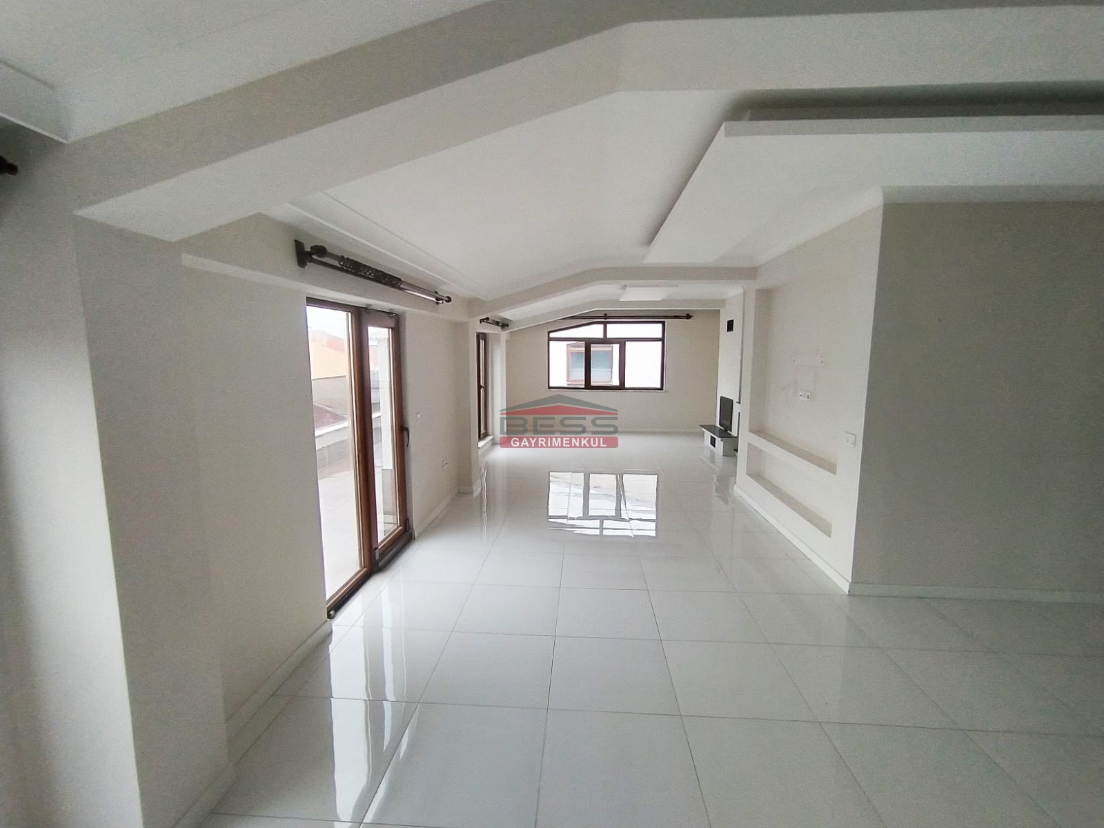 Bess | BESS'DEN GÖKMEYDAN DA SATILIK ÖZEL YAPIM 5+1 DAİRE