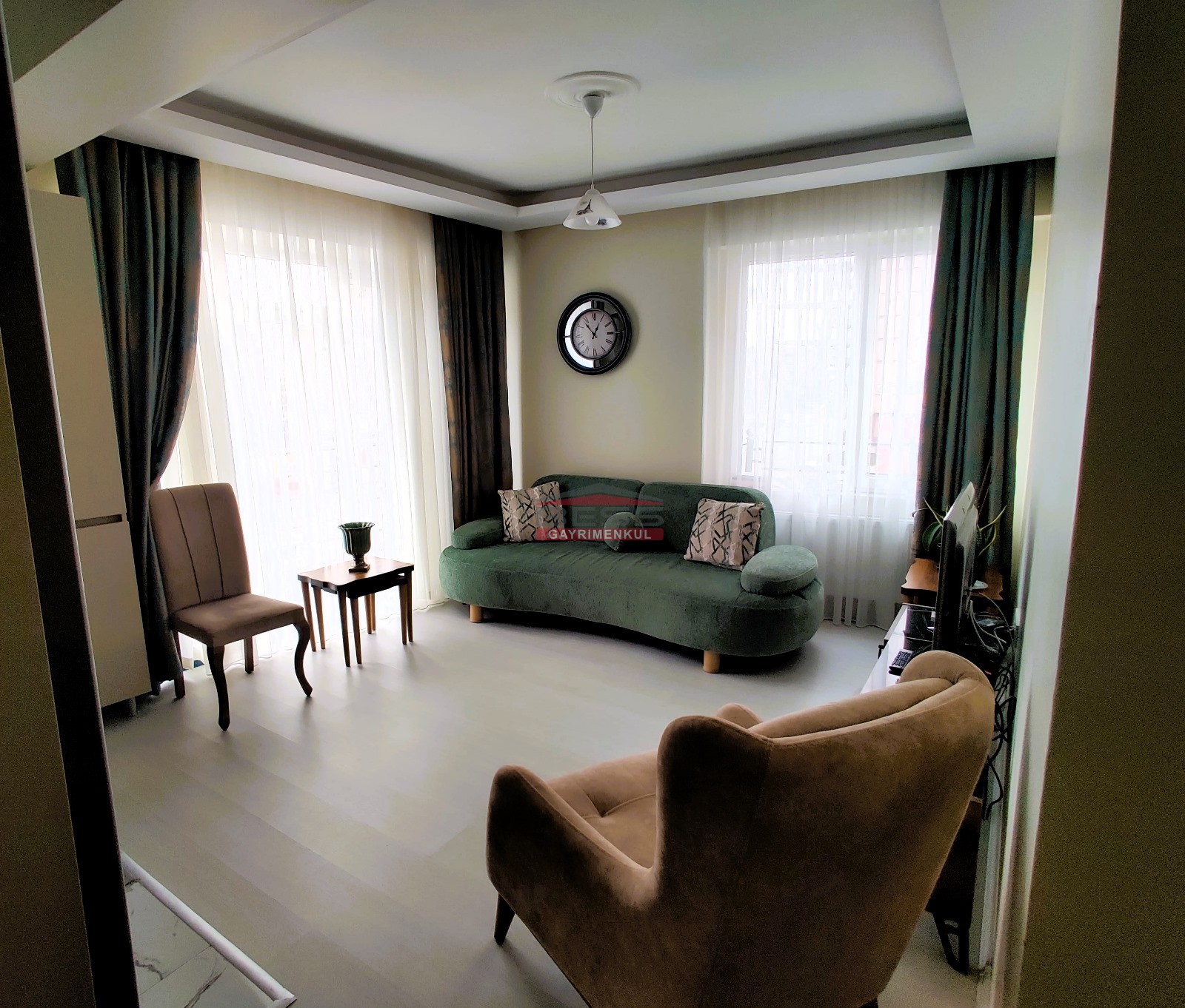 Bess | BESS'DEN ÖMERAĞA MAH.CADDE ÜZERİ  SATILIK 1+1 REZİDANS