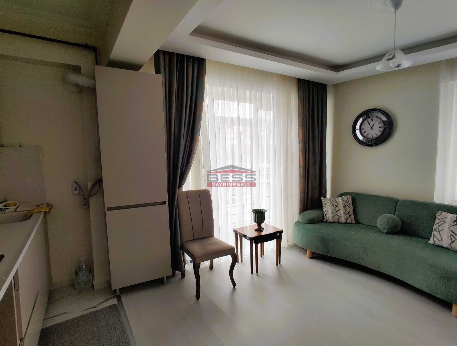 Bess | BESS'DEN ÖMERAĞA MAH.CADDE ÜZERİ  SATILIK 1+1 REZİDANS