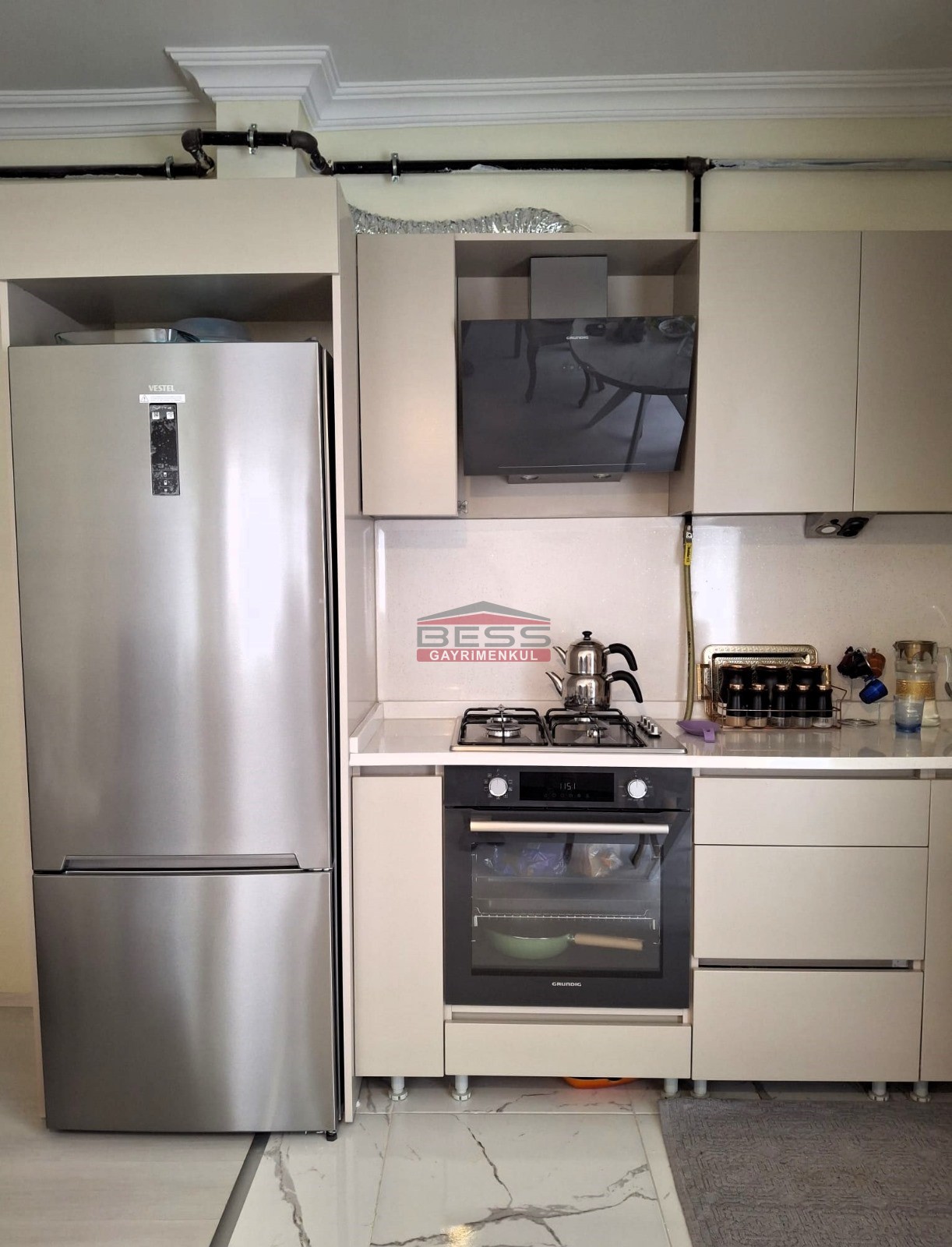 Bess | BESS'DEN ÖMERAĞA MAH.CADDE ÜZERİ  SATILIK 1+1 REZİDANS