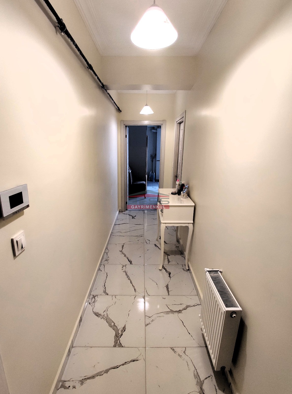 Bess | BESS'DEN ÖMERAĞA MAH.CADDE ÜZERİ  SATILIK 1+1 REZİDANS