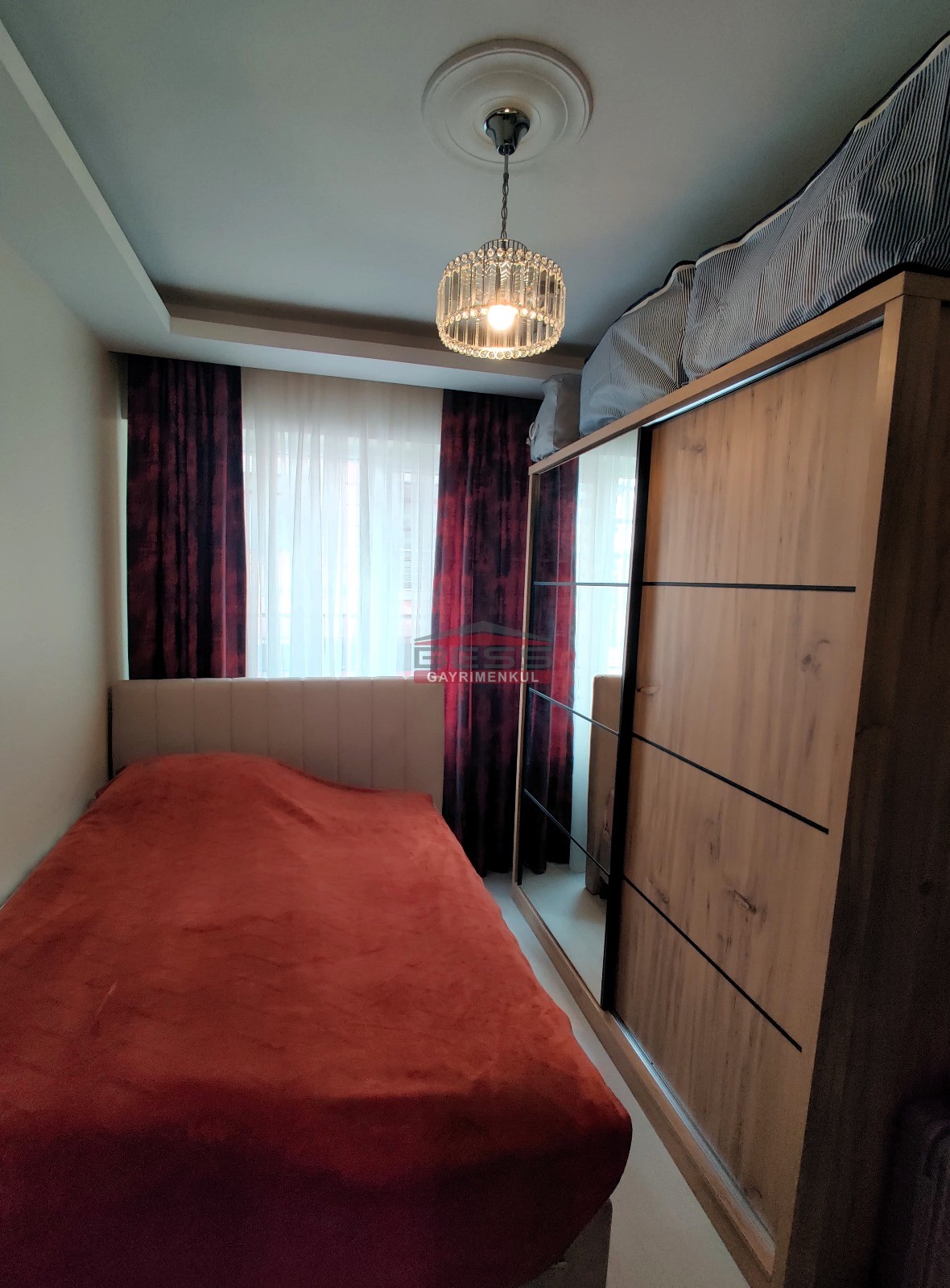 Bess | BESS'DEN ÖMERAĞA MAH.CADDE ÜZERİ  SATILIK 1+1 REZİDANS