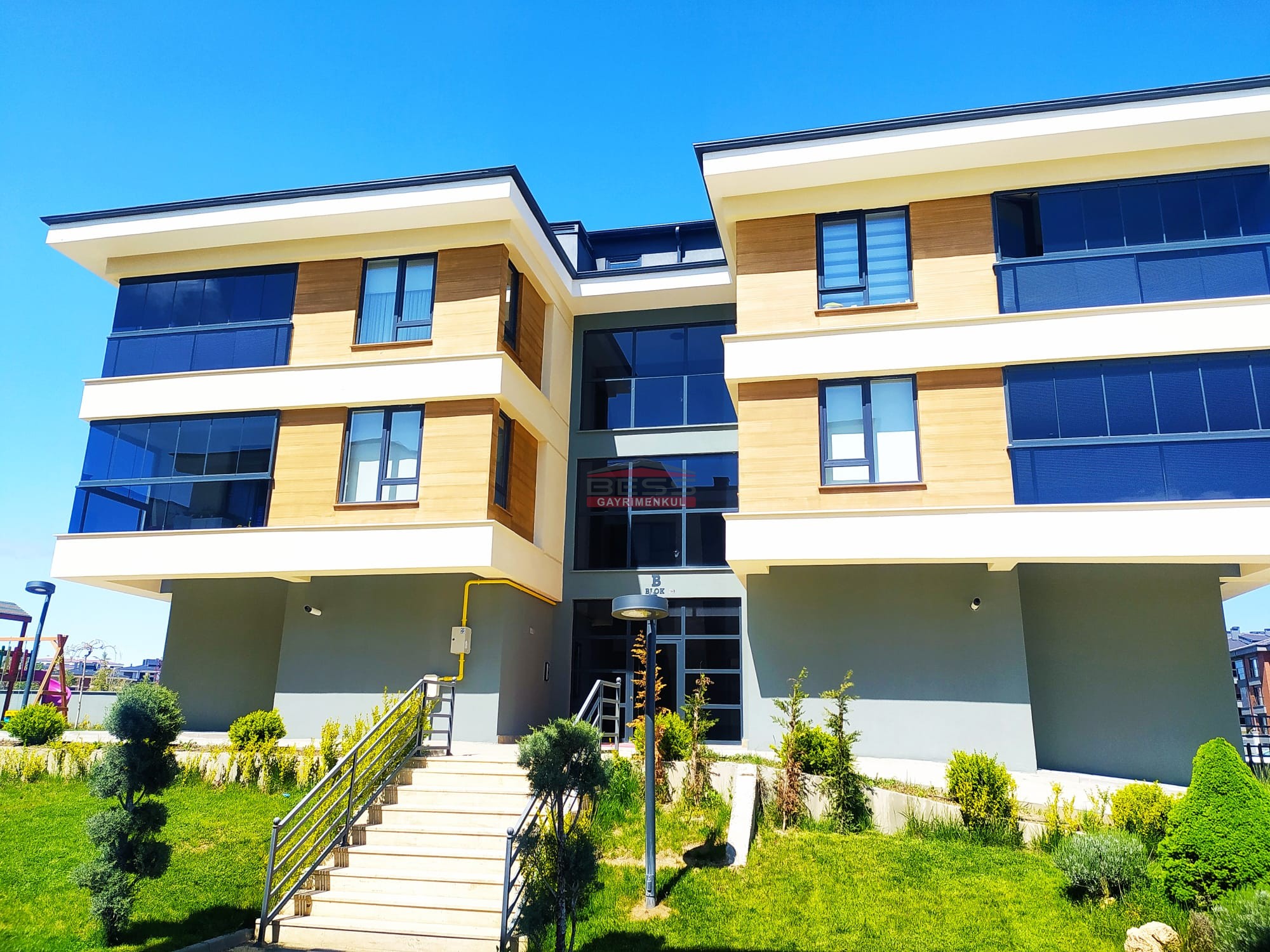 Bess | BESS'DEN AŞAĞISÖĞÜTÖNÜ SİTE İÇİNDE ÖZEL TASARIM 3+1 LÜKS DAİRE !