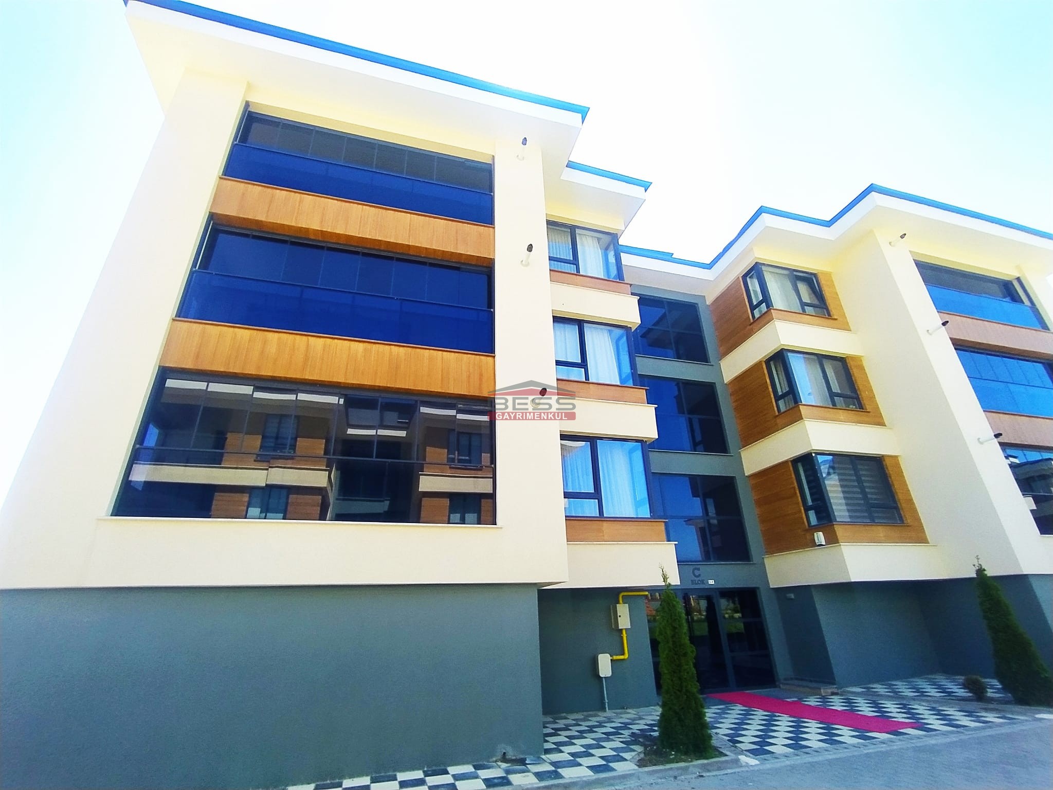 Bess | BESS'DEN AŞAĞISÖĞÜTÖNÜ SİTE İÇİNDE ÖZEL TASARIM 3+1 LÜKS DAİRE !