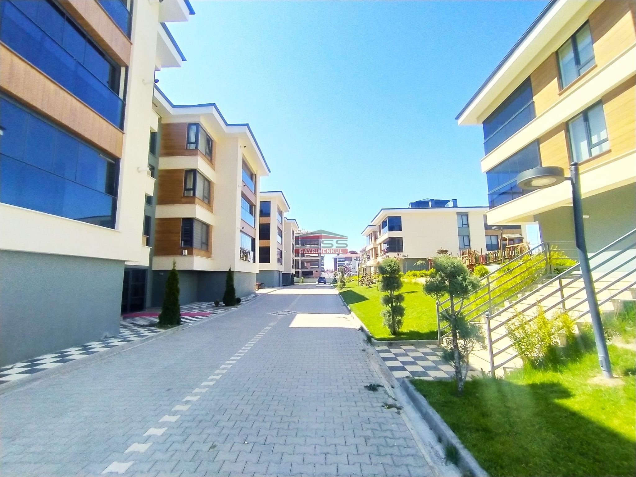 Bess | BESS'DEN AŞAĞISÖĞÜTÖNÜ SİTE İÇİNDE ÖZEL TASARIM 3+1 LÜKS DAİRE !