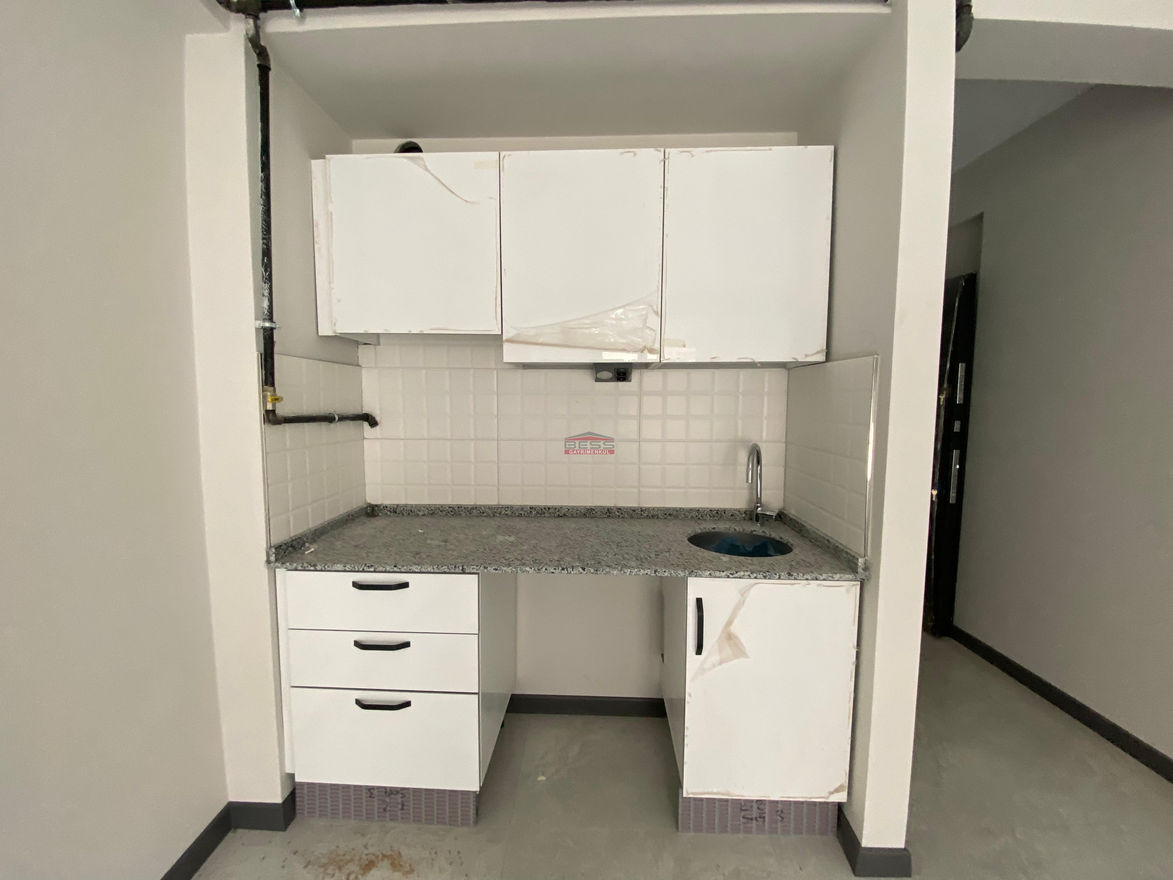 Bess | BESS'DEN BÜYÜKDERE MH.KAPLANLI CAD. 1 PARALELİ SATILIK 1+1 DAİRE