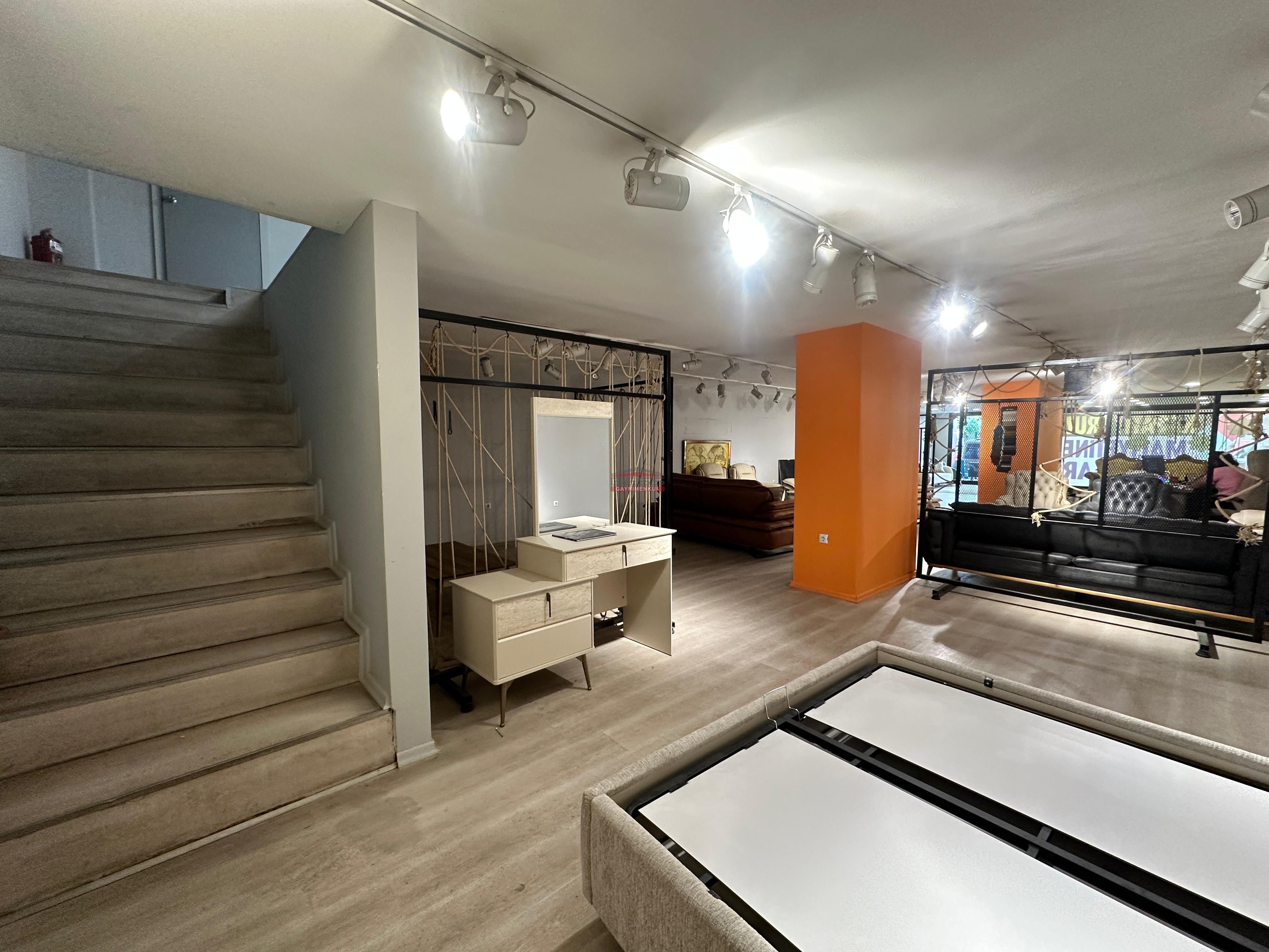 Bess | BESS'DEN YUNUS EMRE CADDESİ ÜZERİ 330M2 SATILIK İŞ YERİ