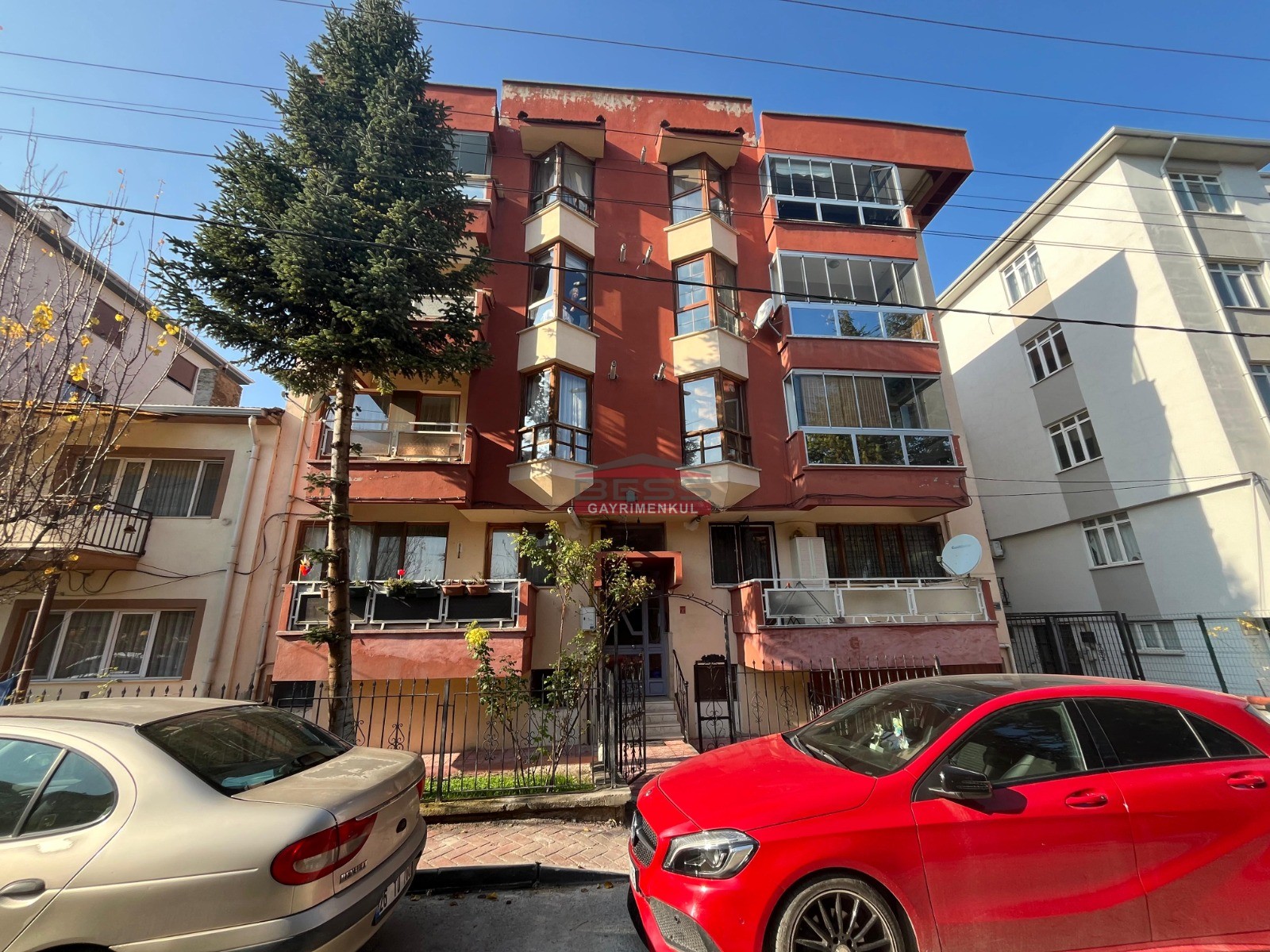 Bess | BESS'DEN VİŞNELİK MAHALLESİ'NDE BULVAR YAKINI KİRALIK 3+1 DAİRE