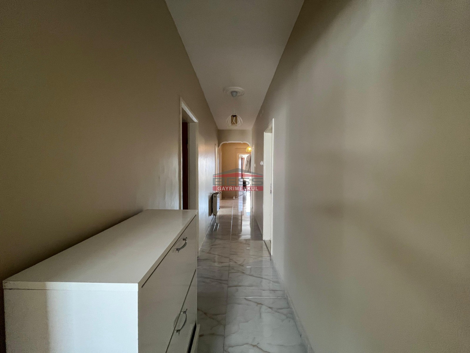 Bess | BESS'DEN VİŞNELİK MAHALLESİ'NDE BULVAR YAKINI KİRALIK 3+1 DAİRE