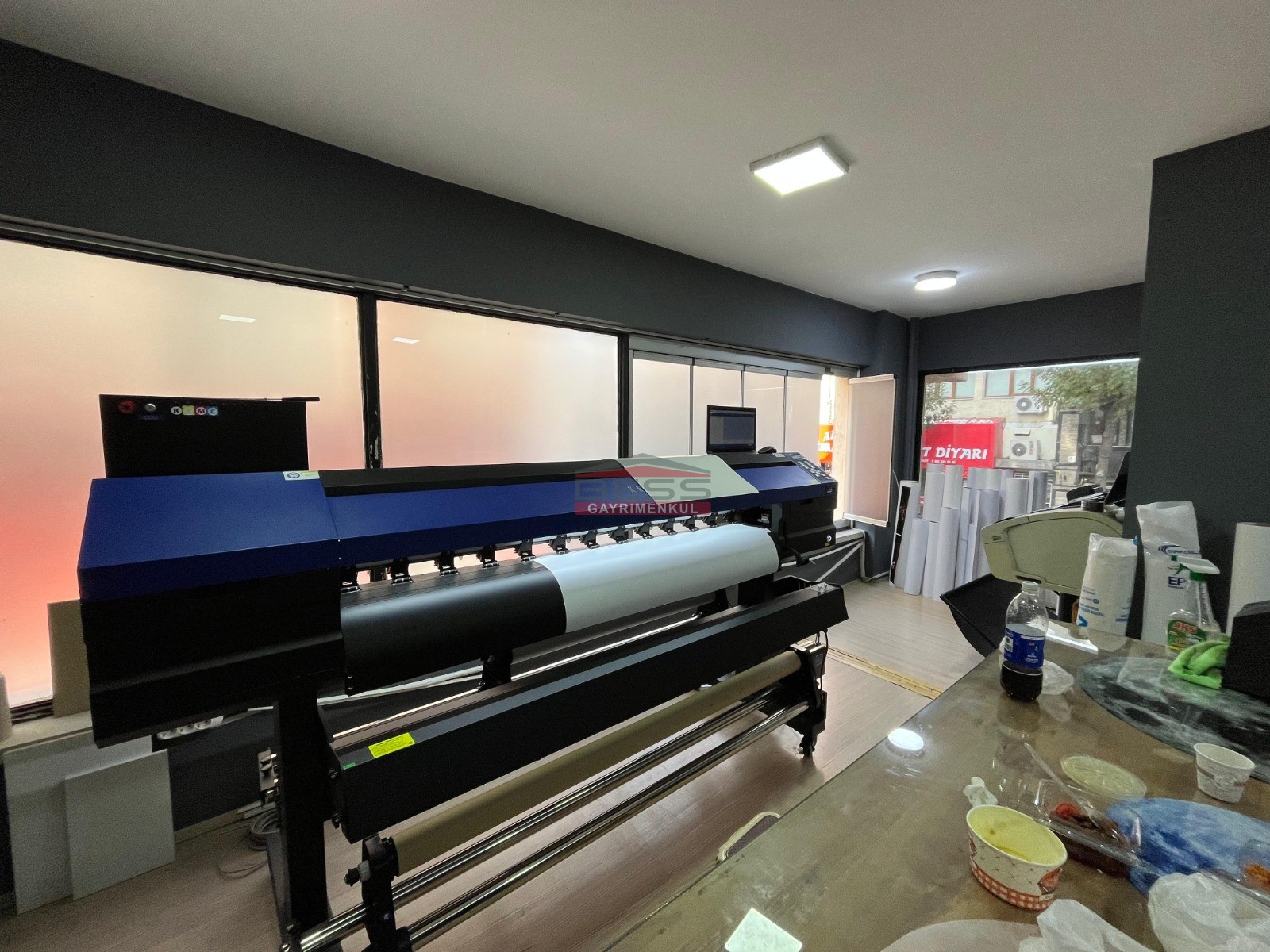 Bess | BESS'DEN CENGİZ TOPEL CADDESİ ÜZERİ DEVREN KİRALIK İŞ YERİ