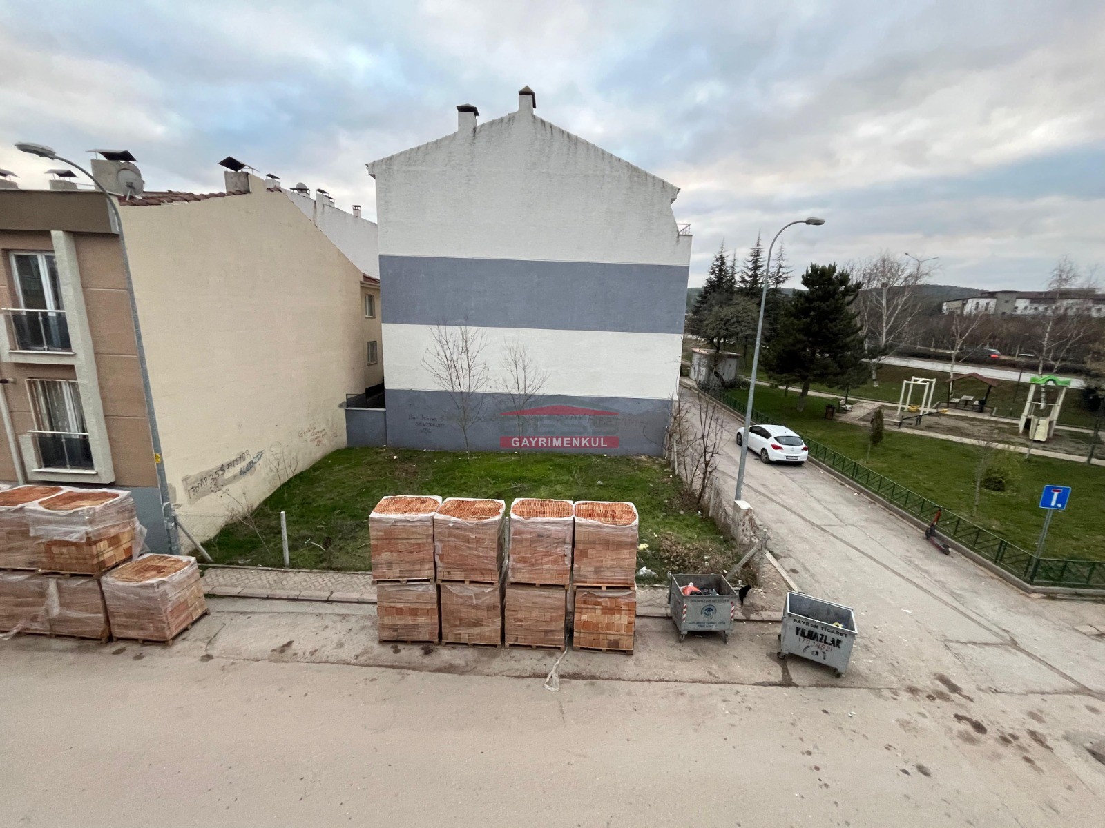 Bess | BESS'DEN OSMANGAZİ ÜNİV. (ESOGÜ) YAKINI SATILIK 1+1 DAİRE