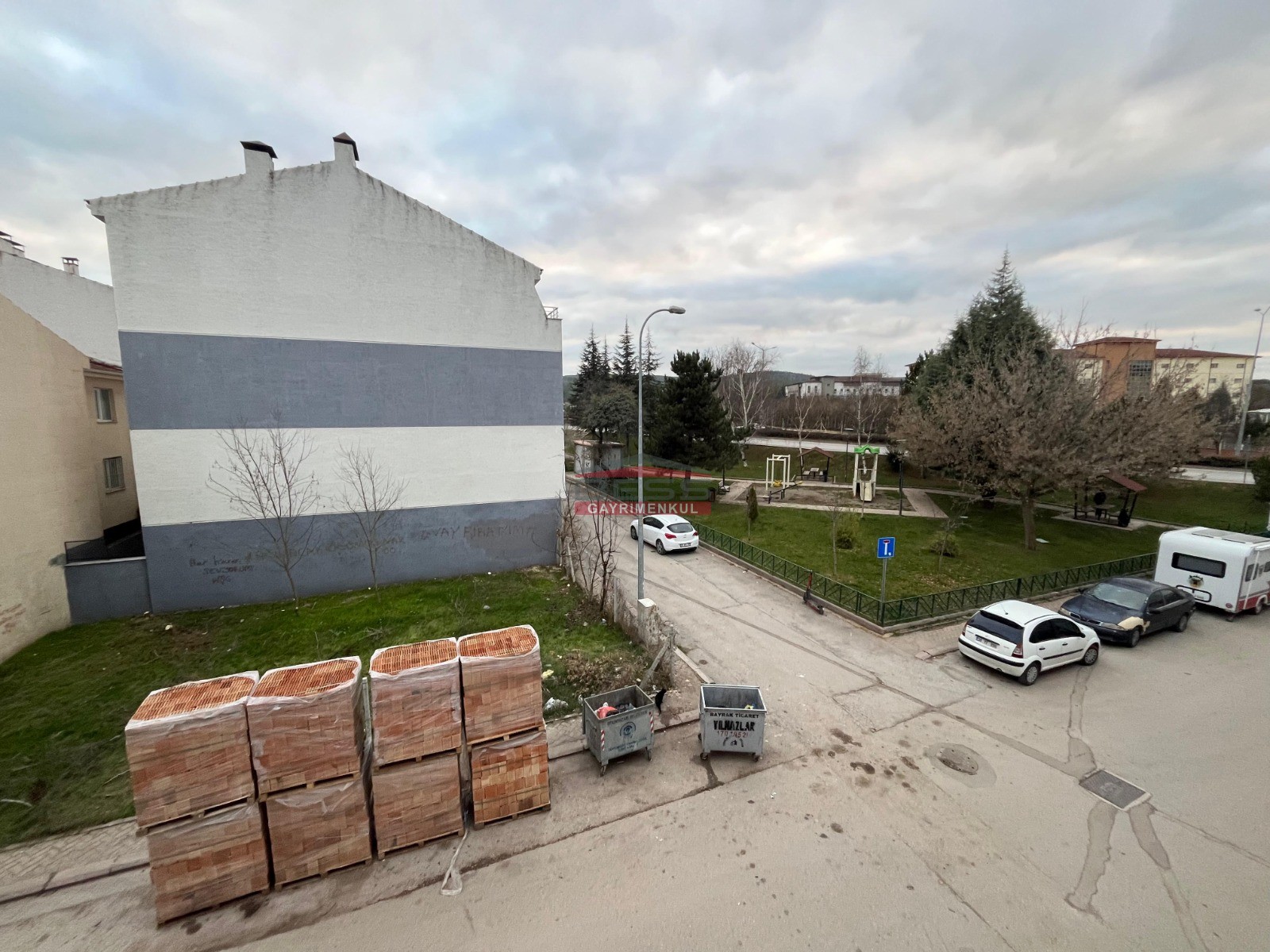 Bess | BESS'DEN OSMANGAZİ ÜNİV. (ESOGÜ) YAKINI SATILIK 1+1 DAİRE