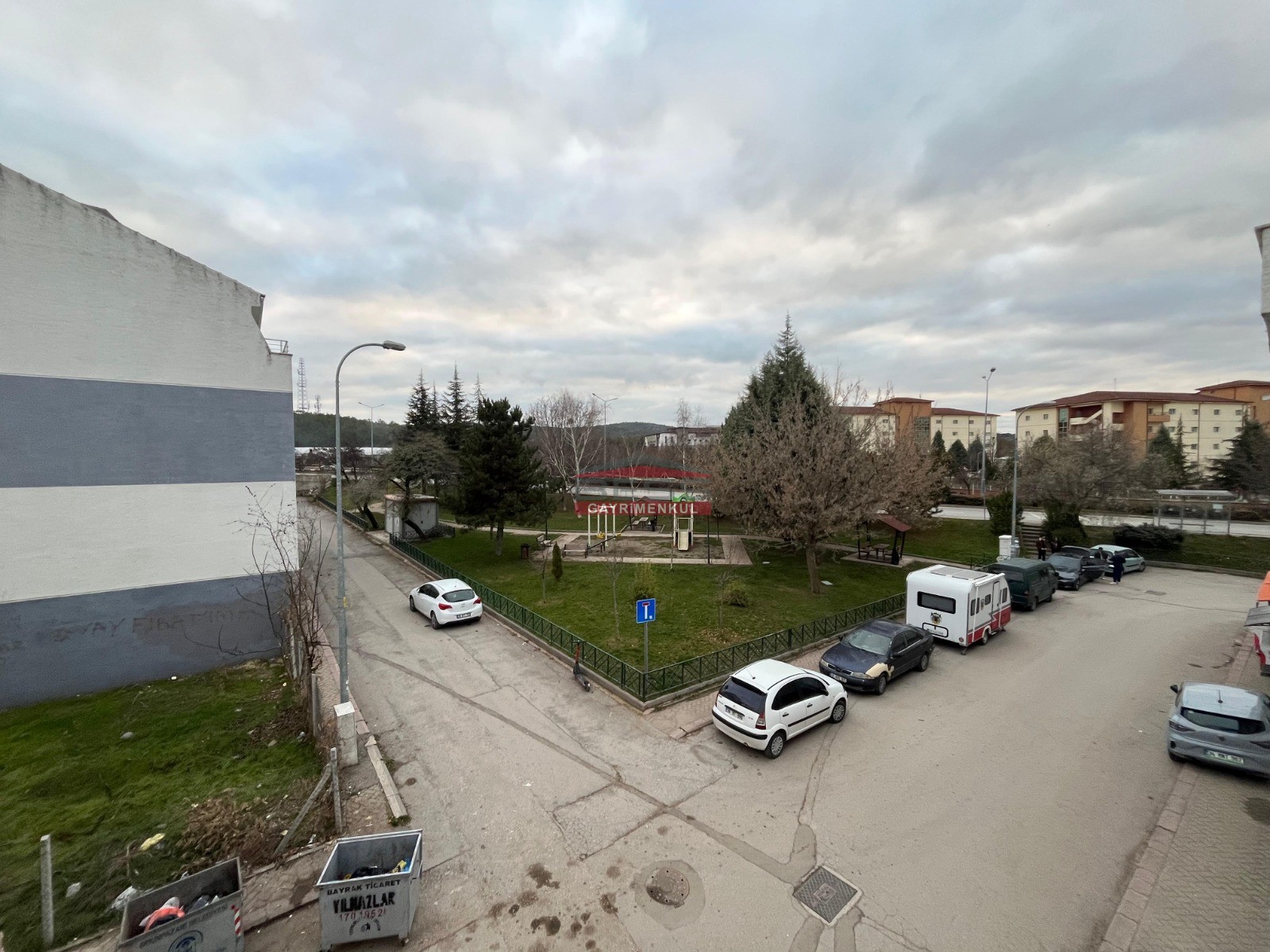 Bess | BESS'DEN OSMANGAZİ ÜNİV. (ESOGÜ) YAKINI SATILIK 1+1 DAİRE