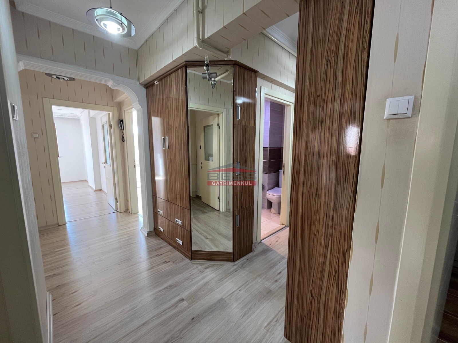 Bess | BESS'DEN AKARBAŞI MAH. ATATÜRK BULVARI ÜZERİ SATILIK 3+1 DAİRE