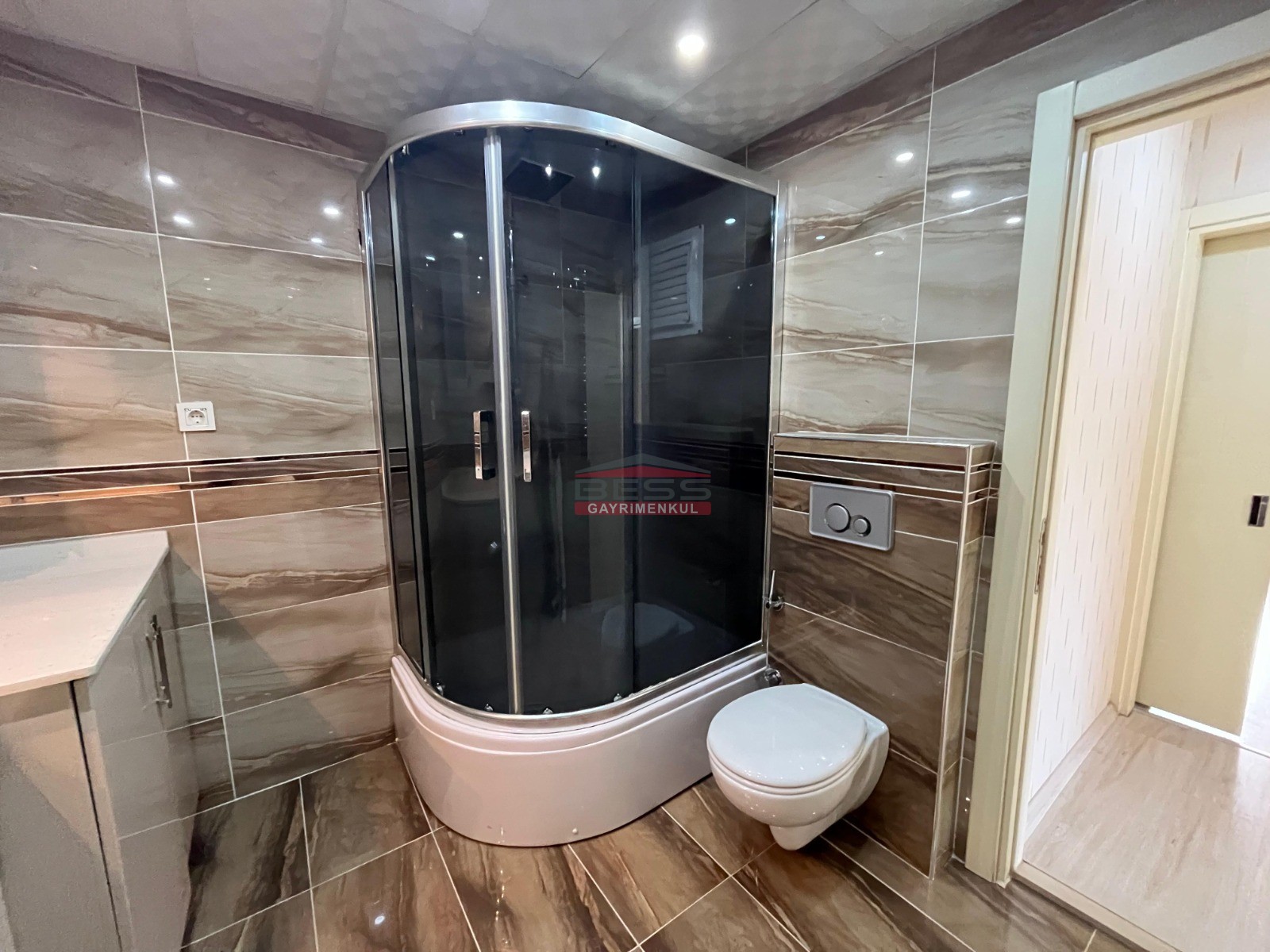 Bess | BESS'DEN AKARBAŞI MAH. ATATÜRK BULVARI ÜZERİ SATILIK 3+1 DAİRE