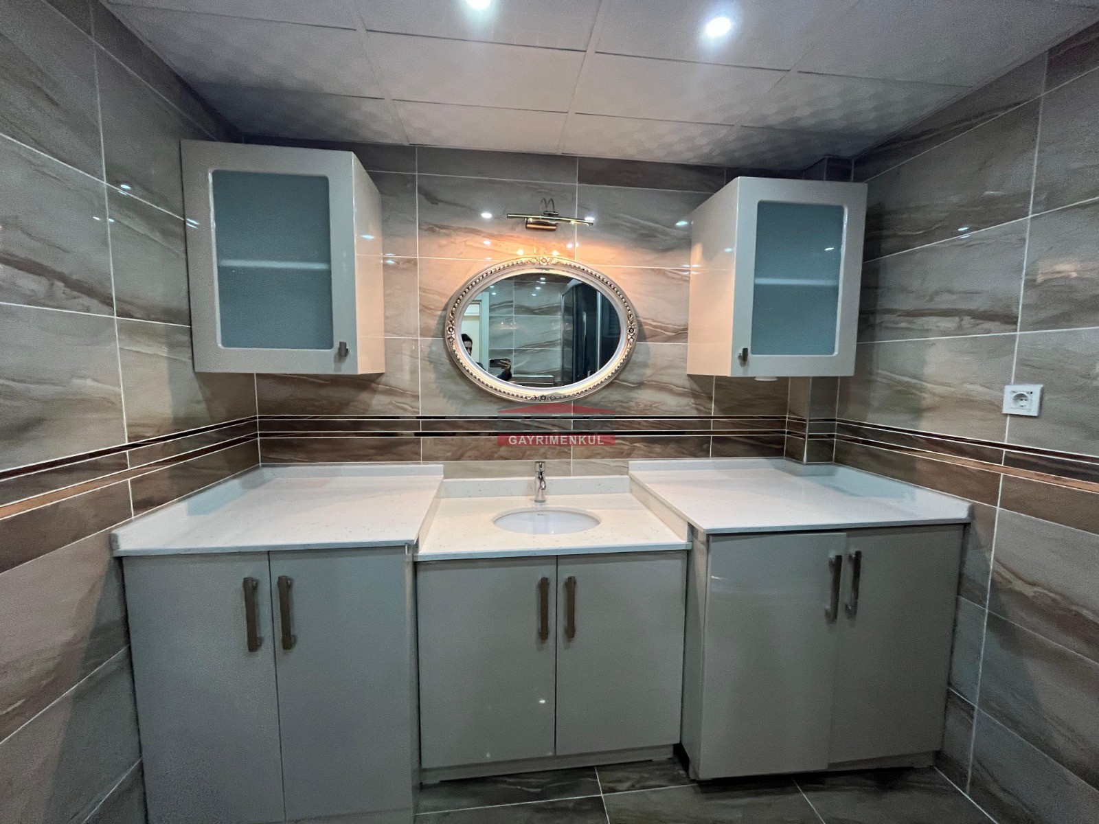 Bess | BESS'DEN AKARBAŞI MAH. ATATÜRK BULVARI ÜZERİ SATILIK 3+1 DAİRE