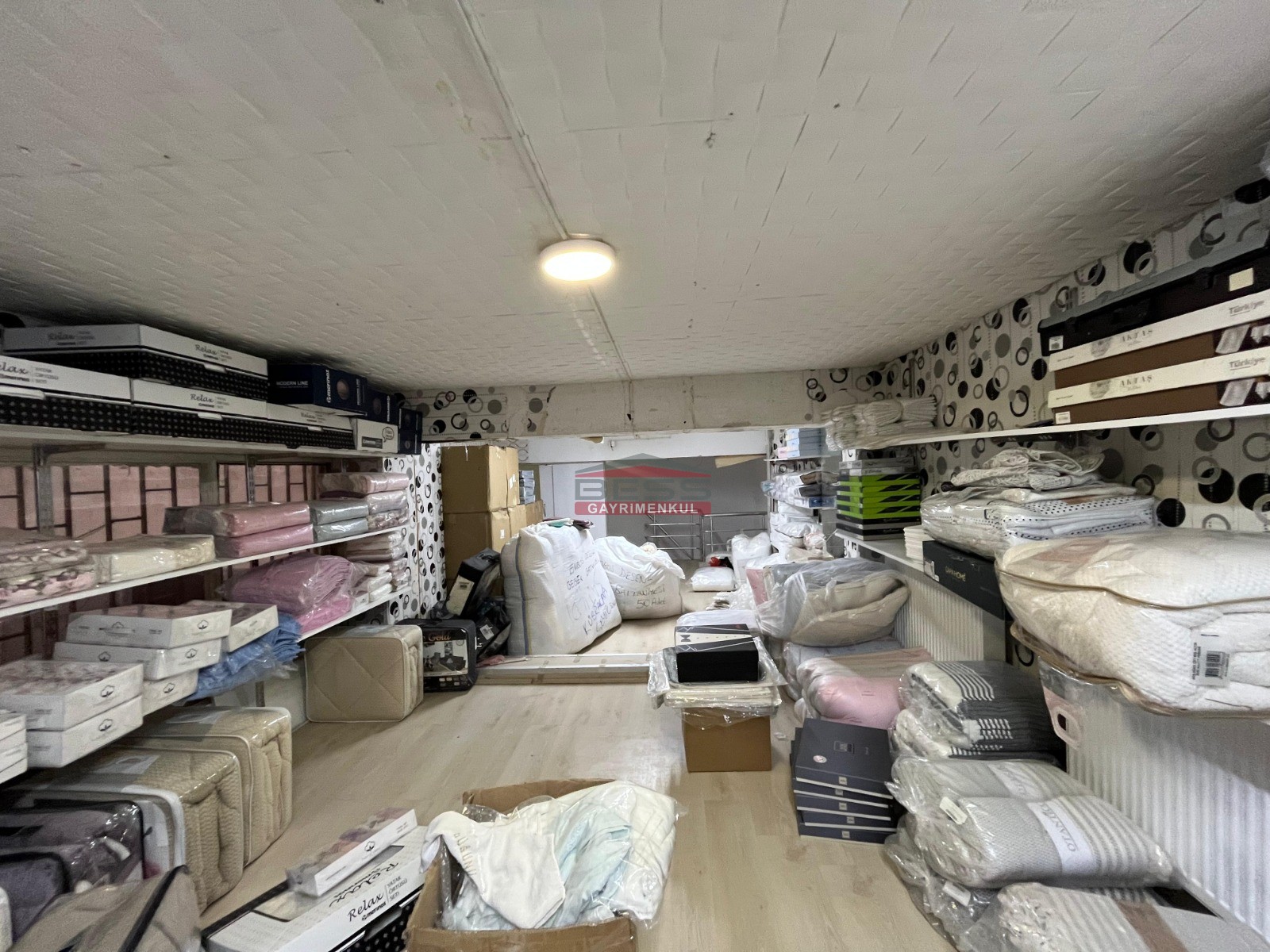 Bess | BESS'DEN HAMAMYOLU CADDESİ ÜZERİ DEVREN KİRALIK İŞ YERİ