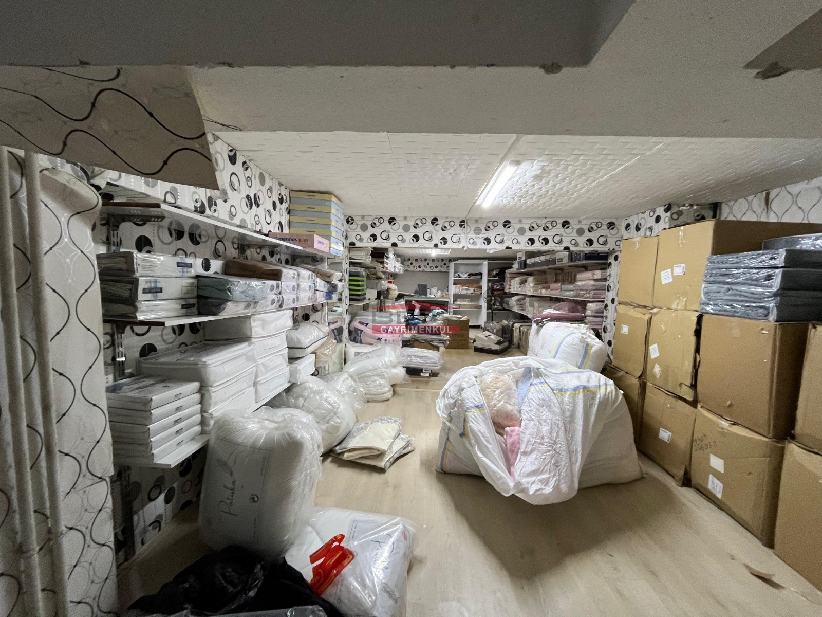 Bess | BESS'DEN HAMAMYOLU CADDESİ ÜZERİ DEVREN KİRALIK İŞ YERİ