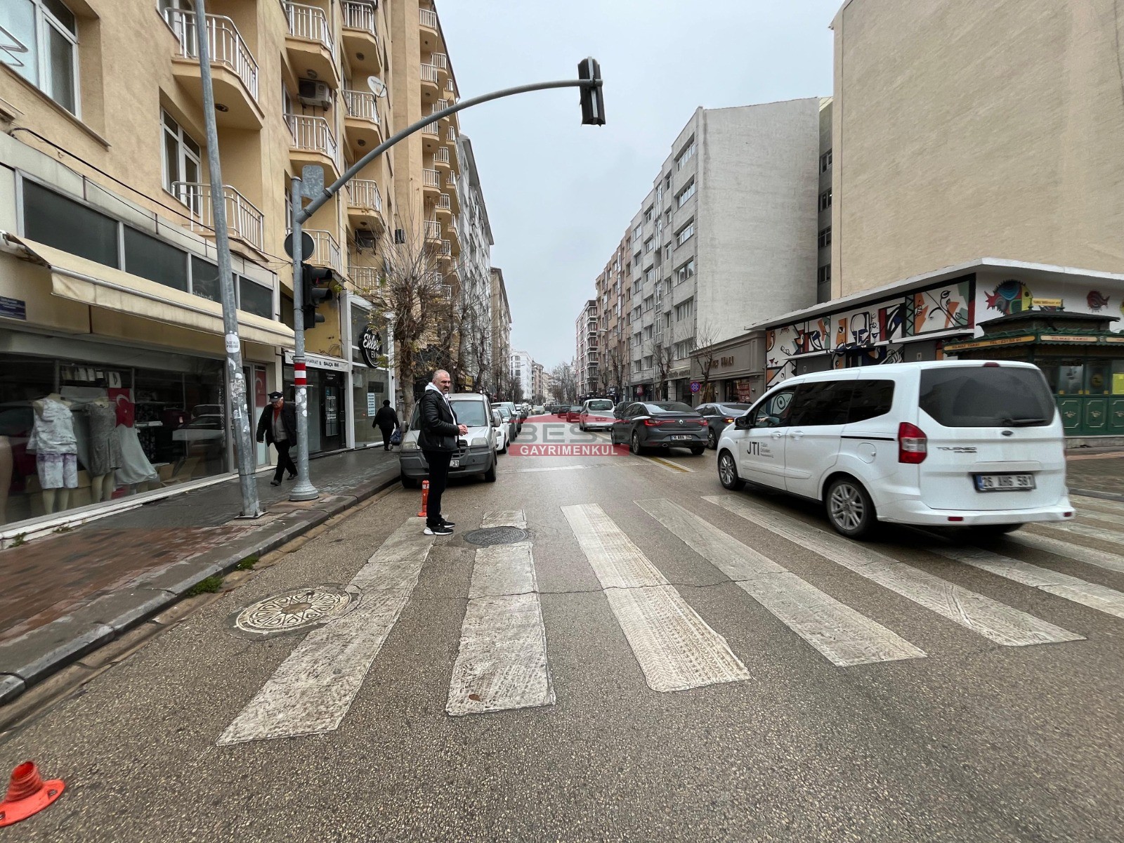 Bess | BESS'DEN HAMAMYOLU CADDESİ ÜZERİ DEVREN KİRALIK İŞ YERİ