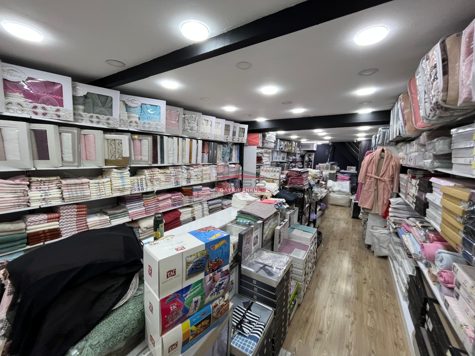 Bess | BESS'DEN HAMAMYOLU CADDESİ ÜZERİ DEVREN KİRALIK İŞ YERİ