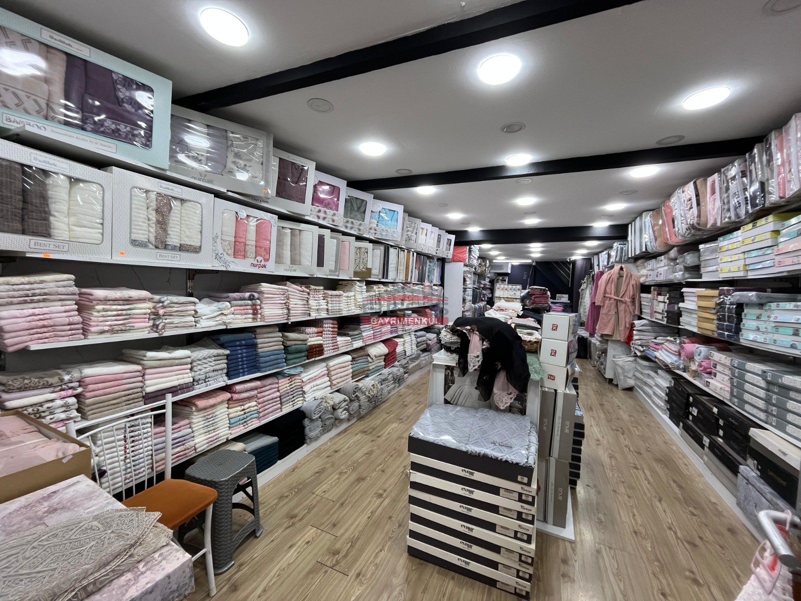 Bess | BESS'DEN HAMAMYOLU CADDESİ ÜZERİ DEVREN KİRALIK İŞ YERİ