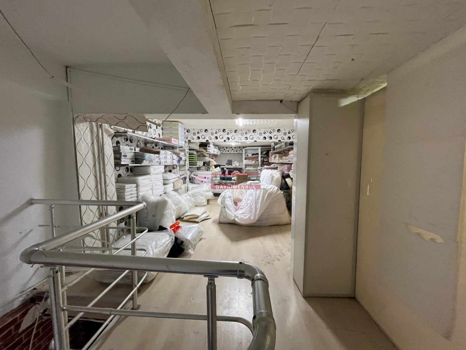 Bess | BESS'DEN HAMAMYOLU CADDESİ ÜZERİ DEVREN KİRALIK İŞ YERİ