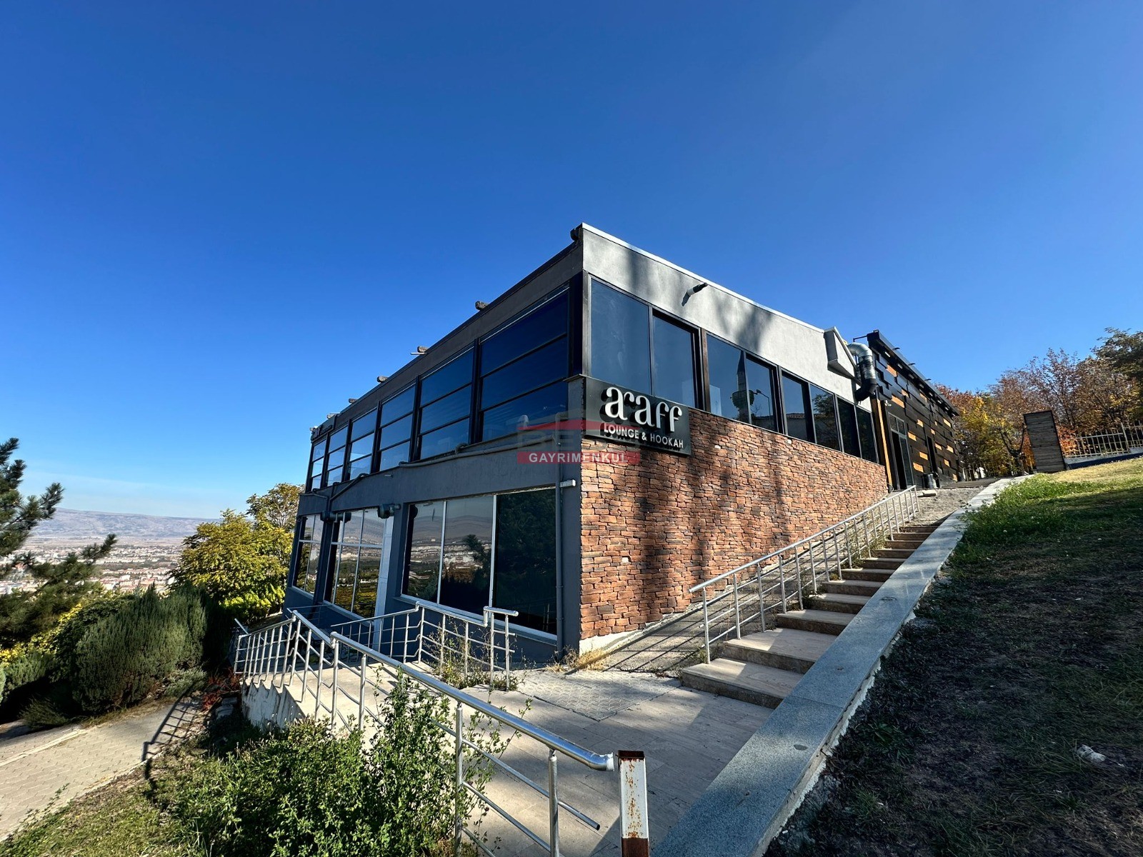 Bess | BESS'DEN PANORAMİK ŞEHİR MANZARALI SATILIK 1400M2 İŞ YERİ