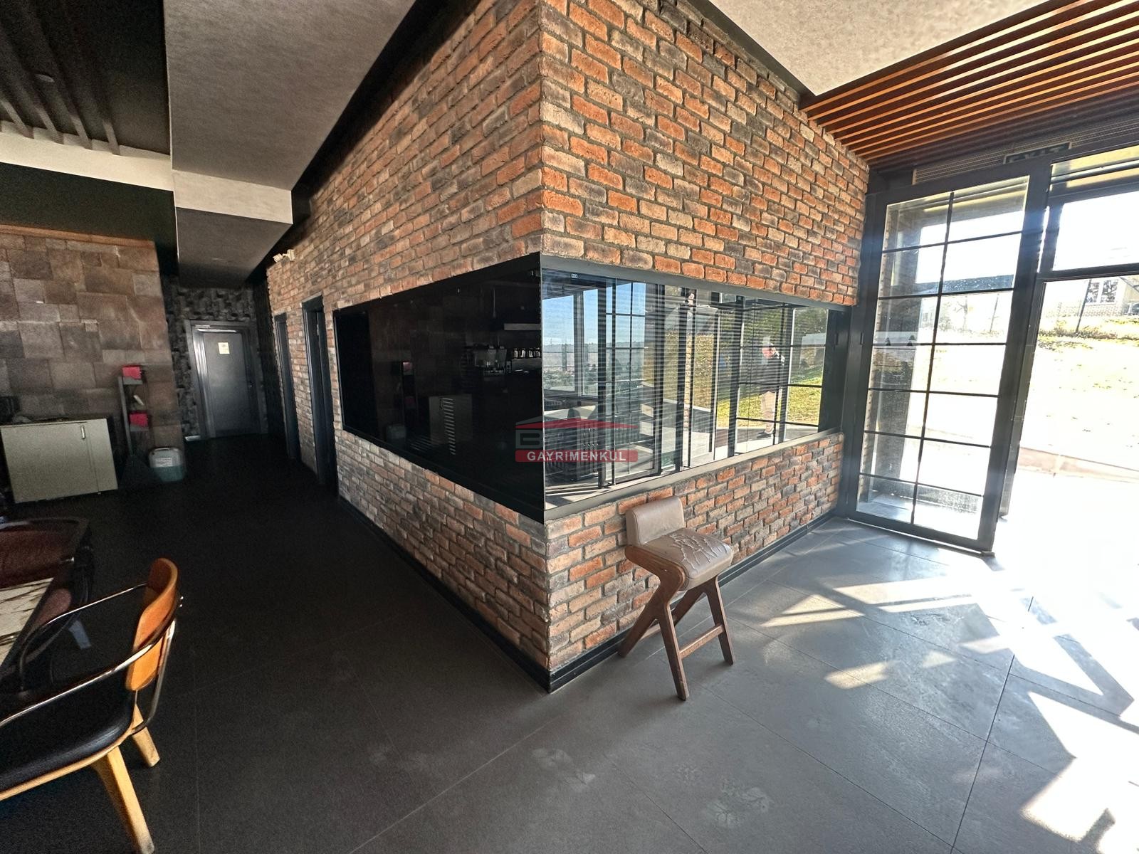 Bess | BESS'DEN PANORAMİK ŞEHİR MANZARALI SATILIK 1400M2 İŞ YERİ