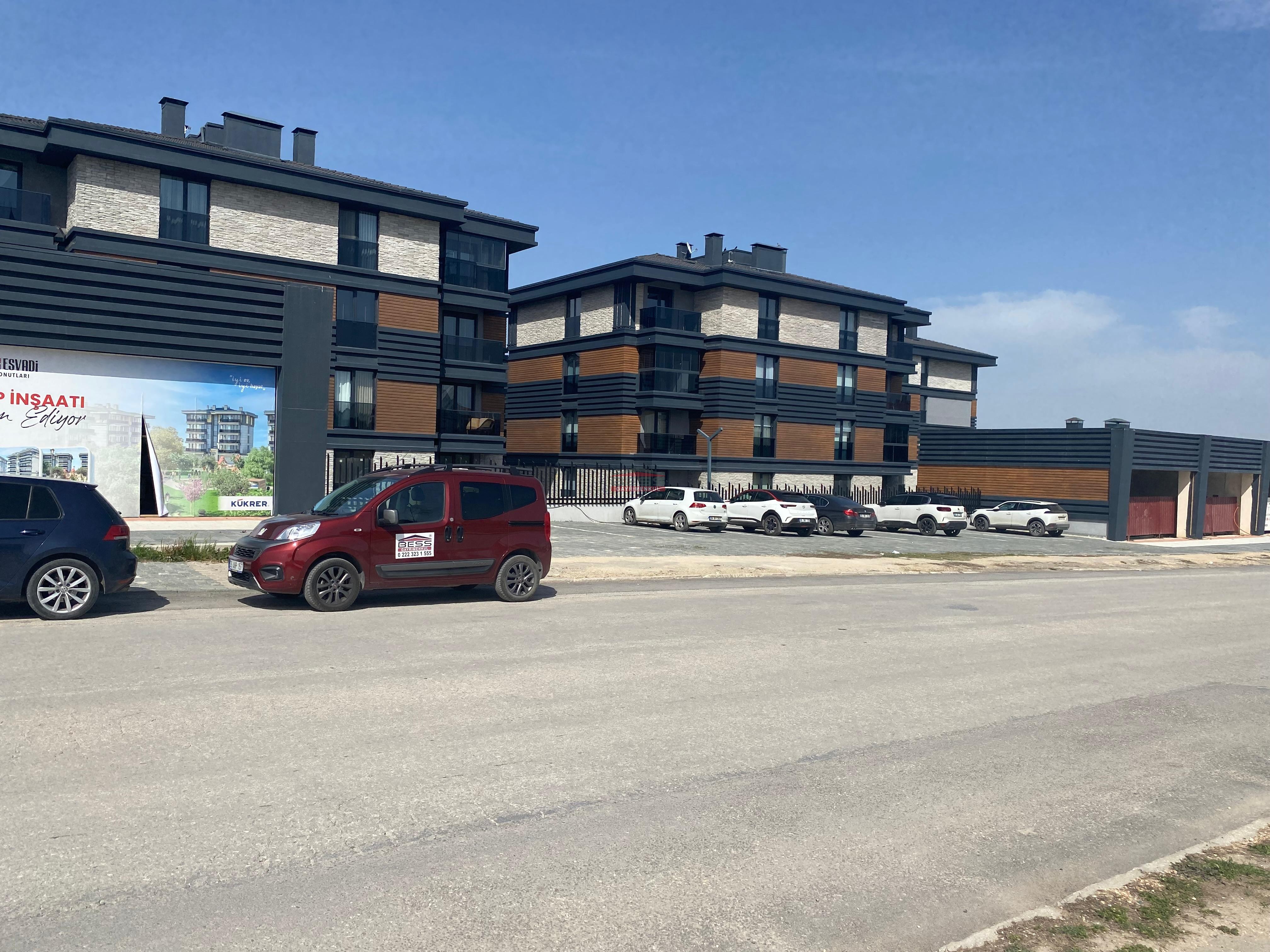 Bess | BESS'DEN VADİŞEHİR MAH. NEVRUZ CADDESİ ÜZERİNDE SATILIK İŞ YERİ