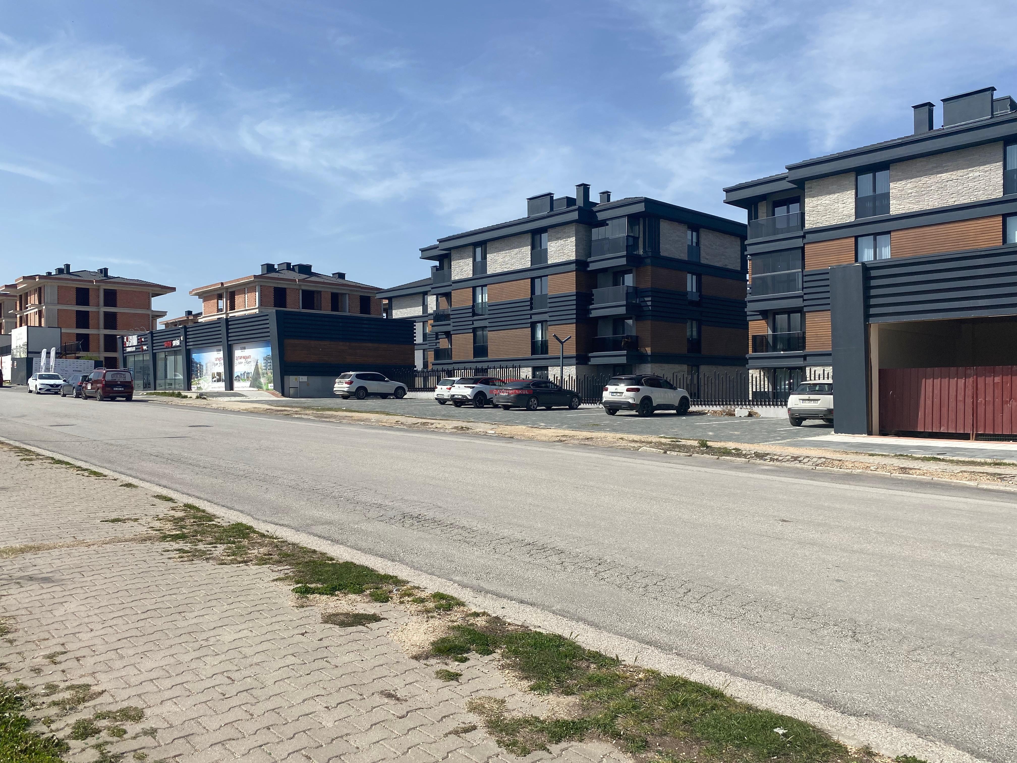 Bess | BESS'DEN VADİŞEHİR MAH. NEVRUZ CADDESİ ÜZERİNDE SATILIK İŞ YERİ