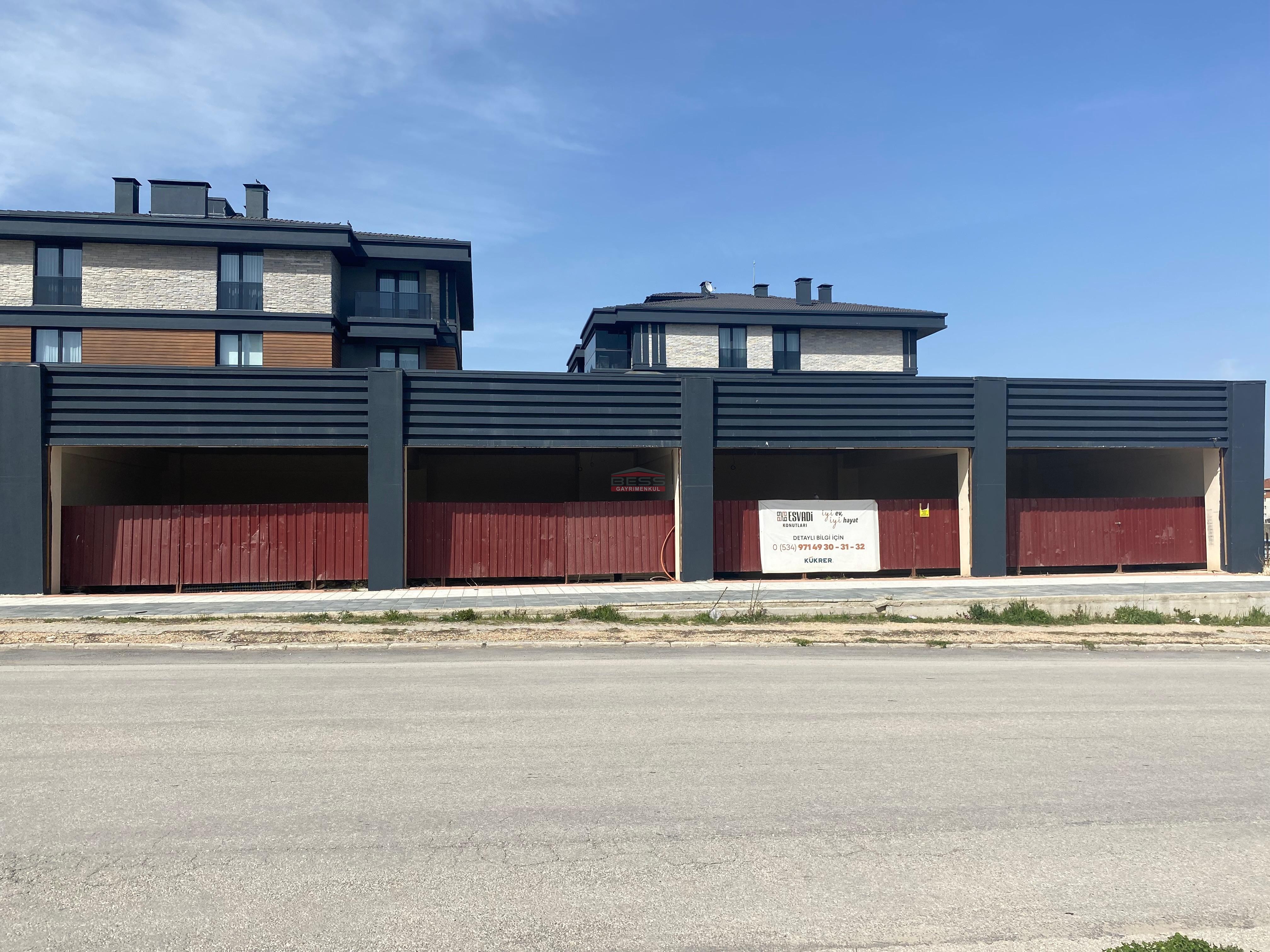 Bess | BESS'DEN VADİŞEHİR MAH. NEVRUZ CADDESİ ÜZERİNDE SATILIK İŞ YERİ