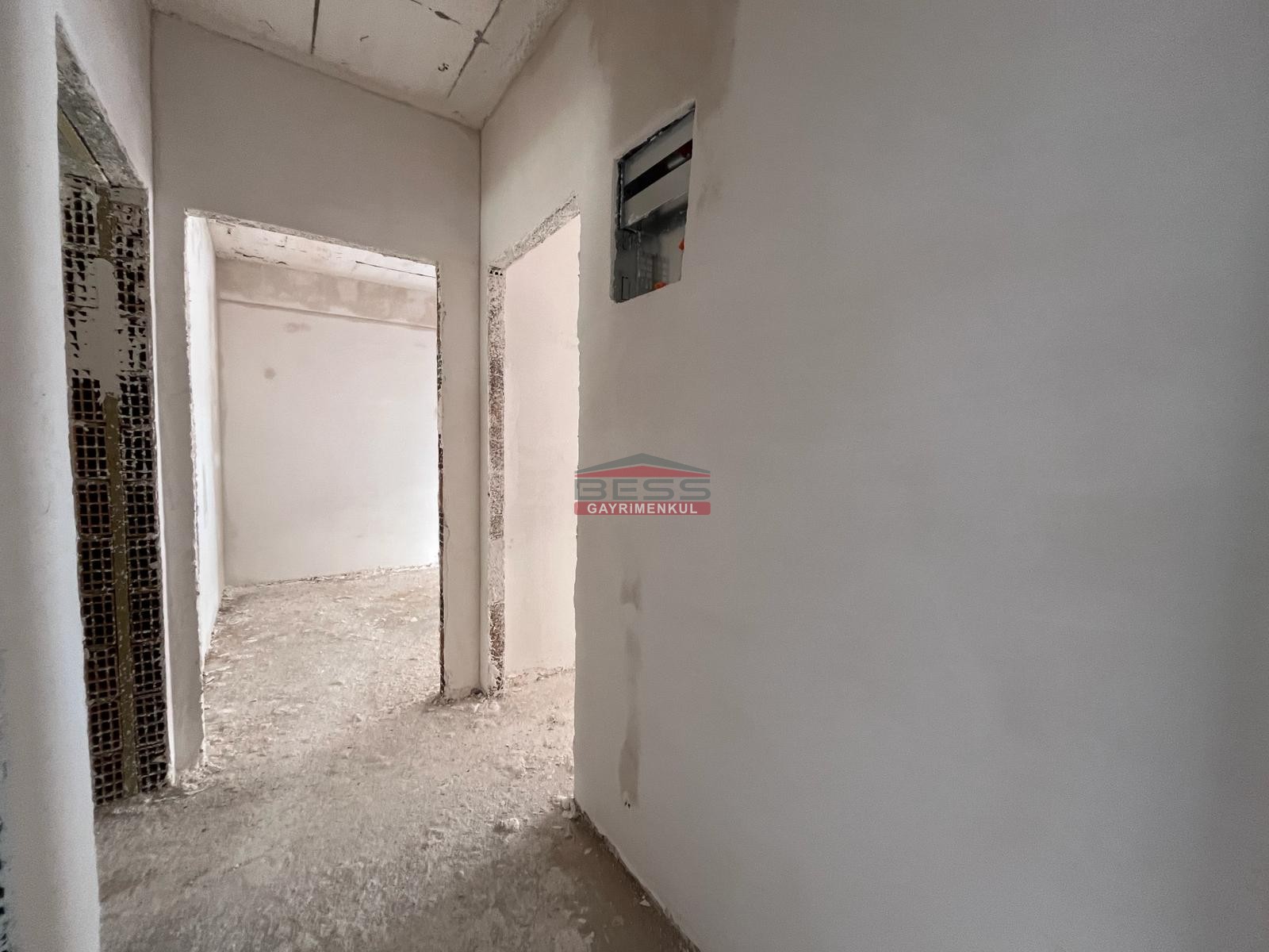 Bess | BESS'DEN AKARBAŞI MAH. ATATÜRK BULVARI YAKINI SATILIK 2+0 DAİRE