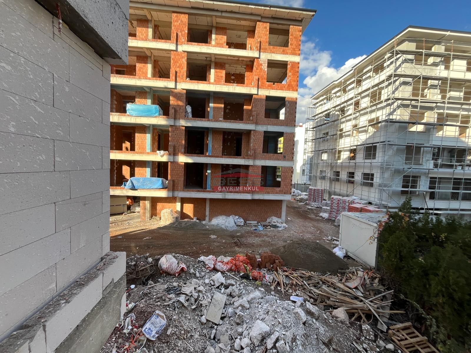 Bess | BESS'DEN AKARBAŞI MAH. ATATÜRK BULVARI YAKINI SATILIK 2+0 DAİRE