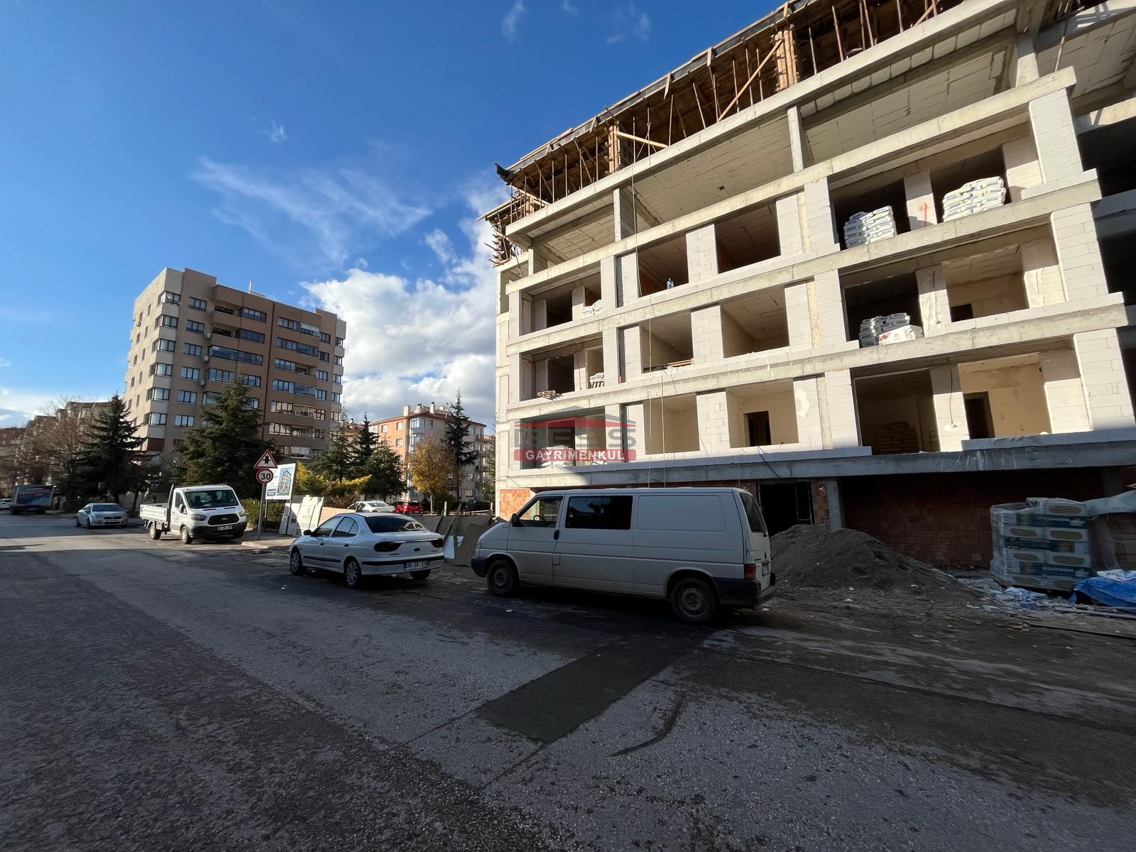 Bess | BESS'DEN AKARBAŞI MAH. ATATÜRK BULVARI YAKINI SATILIK 2+0 DAİRE