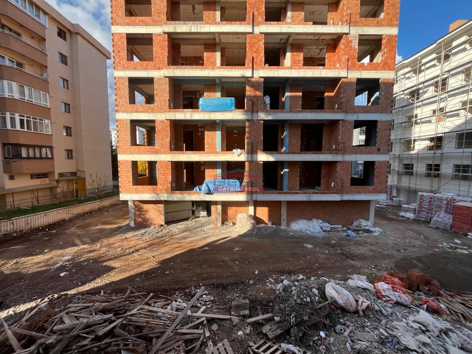 Bess | BESS'DEN AKARBAŞI MAH. ATATÜRK BULVARI YAKINI SATILIK 2+0 DAİRE