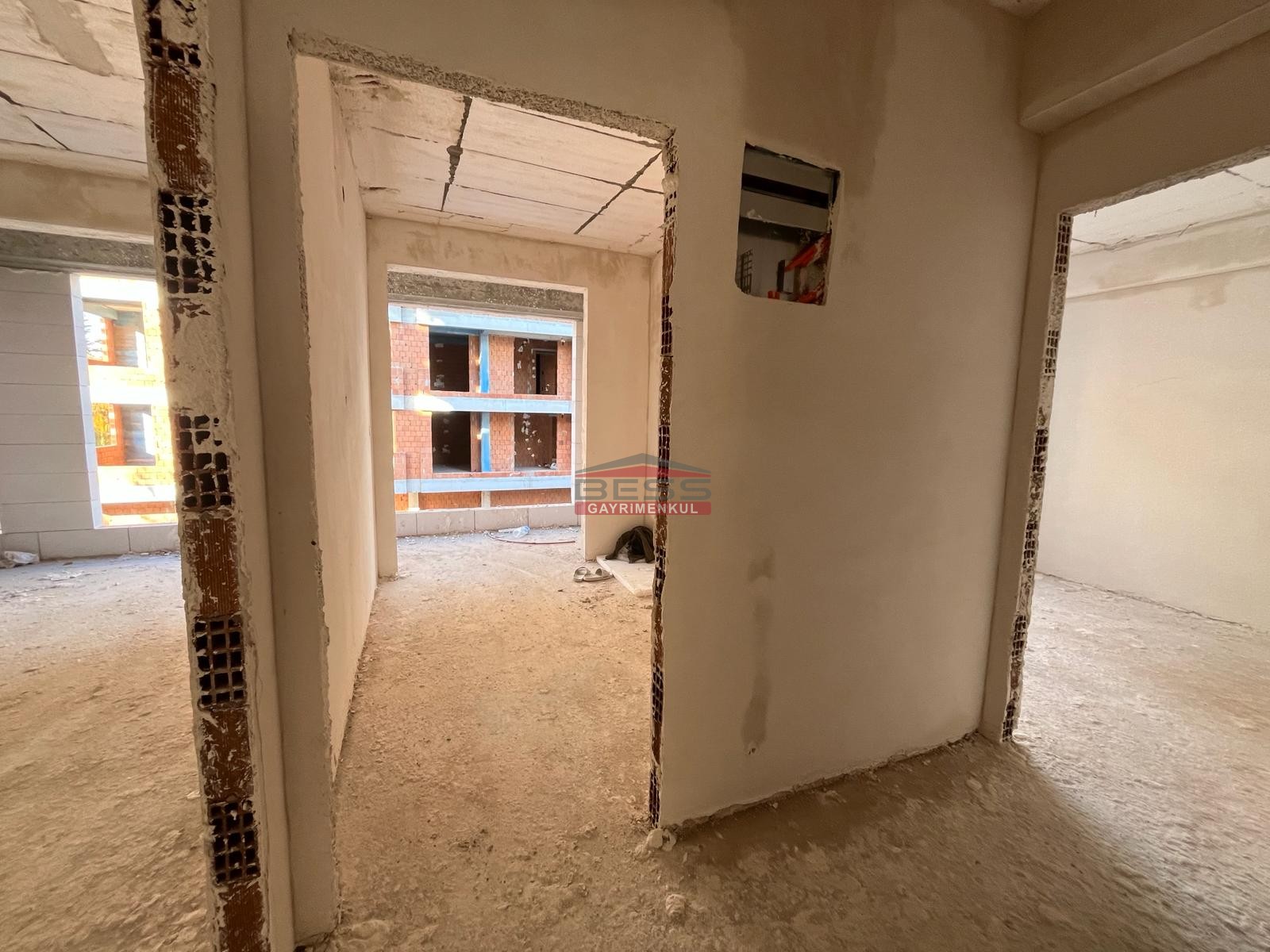 Bess | BESS'DEN AKARBAŞI MAH. ATATÜRK BULVARI YAKINI SATILIK 2+0 DAİRE