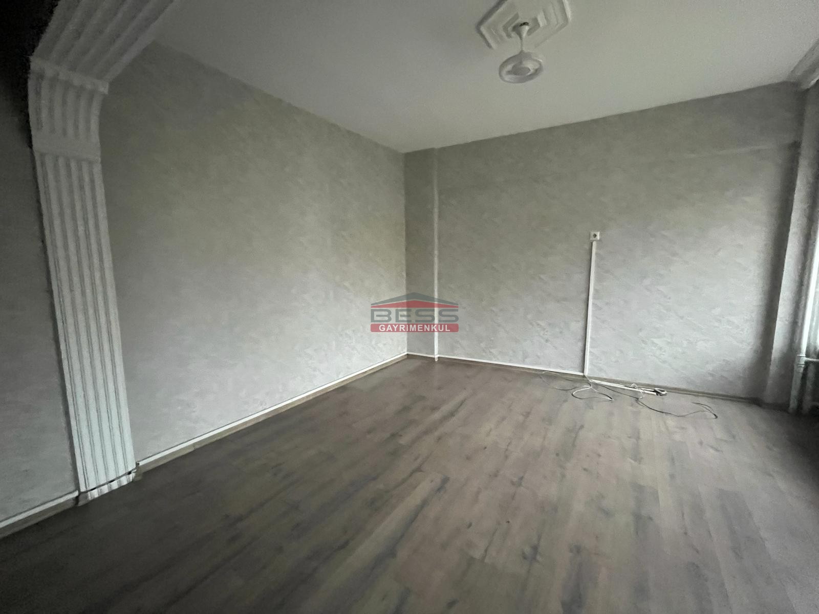 Bess | BESS'DEN ARİFİYE MH. SÜLEYMAN ÇAKIR CAD. ÜZERİ KİRALIK 4+1 DAİRE