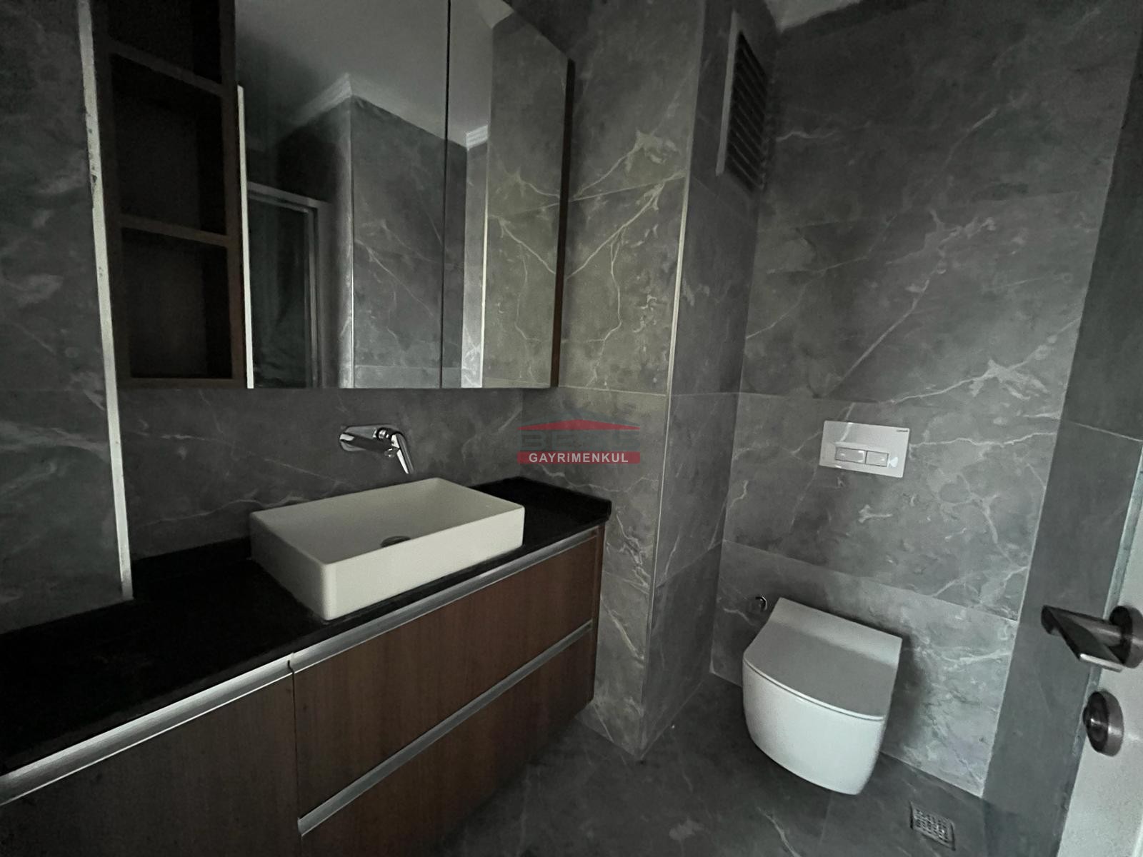 Bess | BESS'DEN VADİŞEHİR MAH.ESVADİ KONUTLARI'NDA SATILIK 3+1 DAİRE