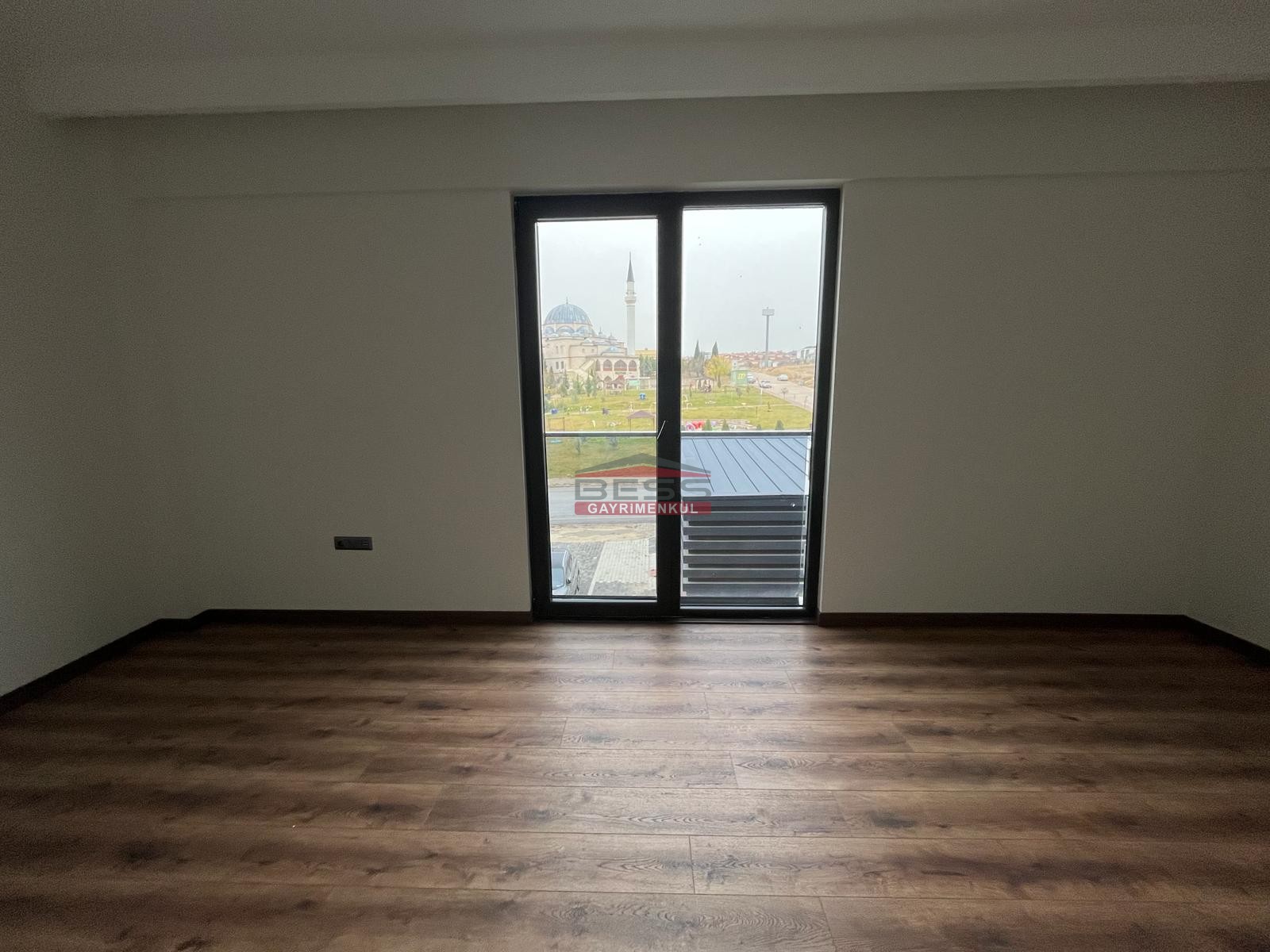 Bess | BESS'DEN VADİŞEHİR MAH.ESVADİ KONUTLARI'NDA SATILIK 3+1 DAİRE